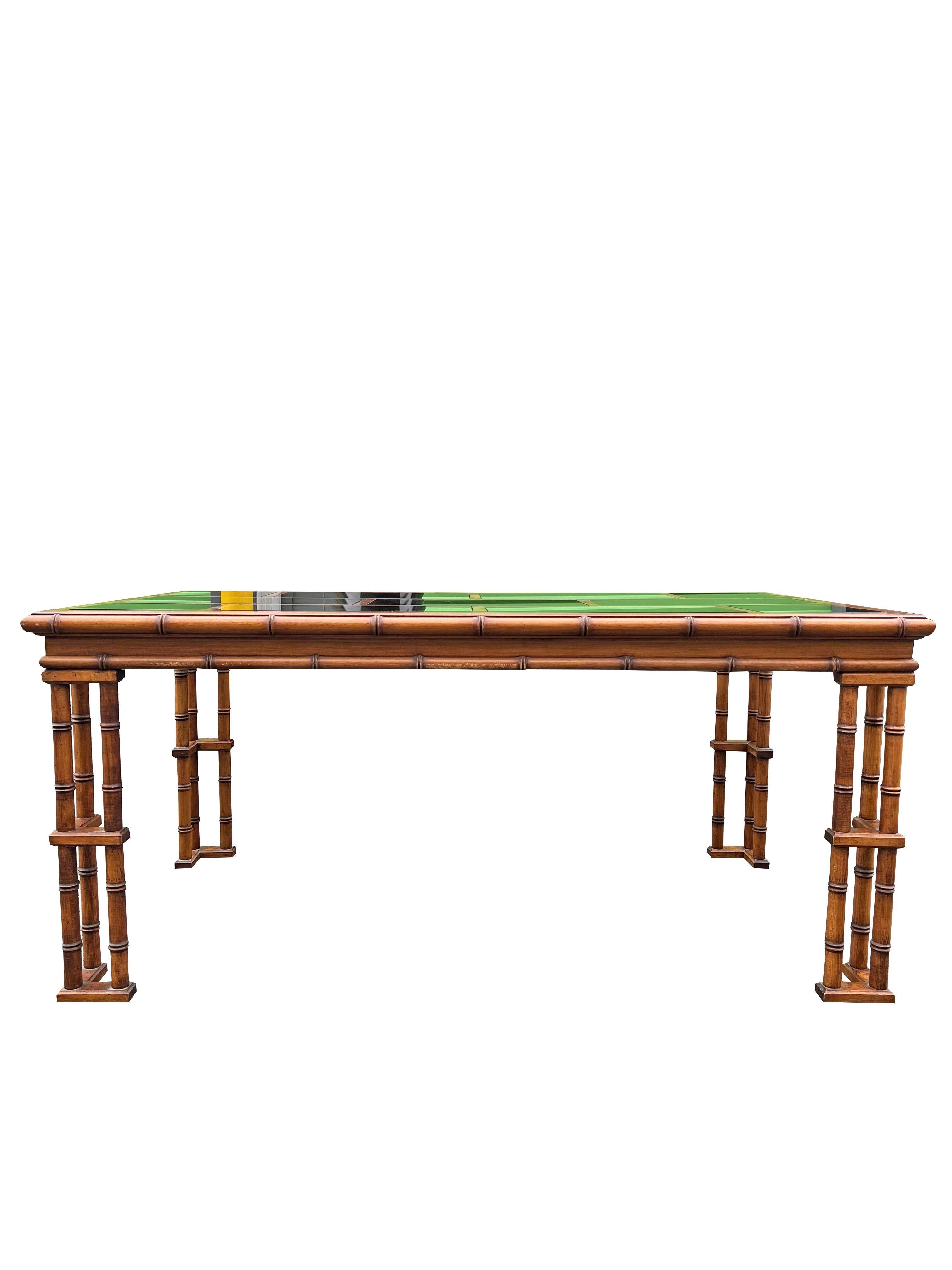 Table de salle à manger vintage de style chinoiserie en faux bambou et rotin fabriquée en Angleterre, années 1970 en vente 1