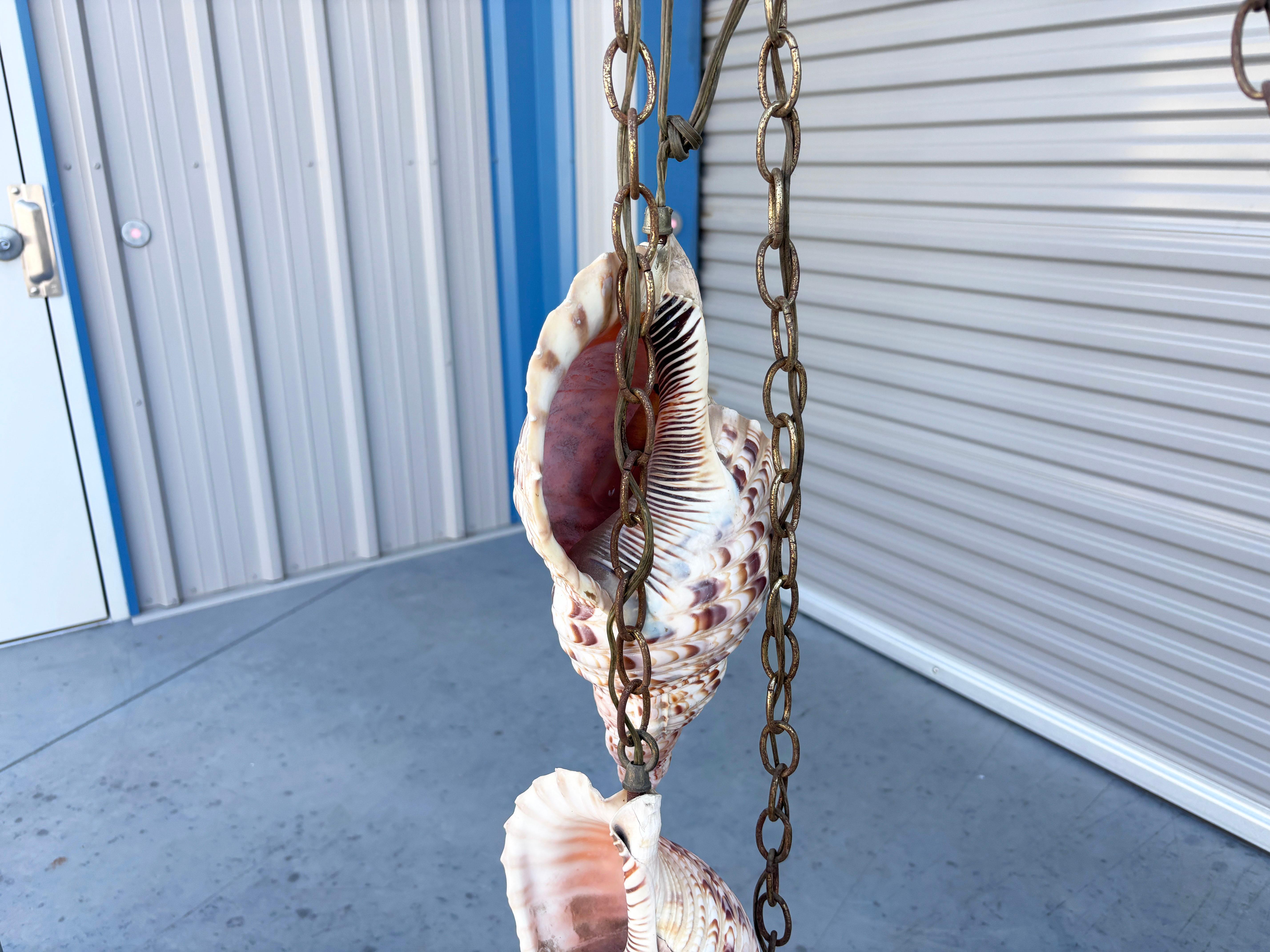 Araña bivalva vintage de los años 70 Moderno de mediados de siglo en venta