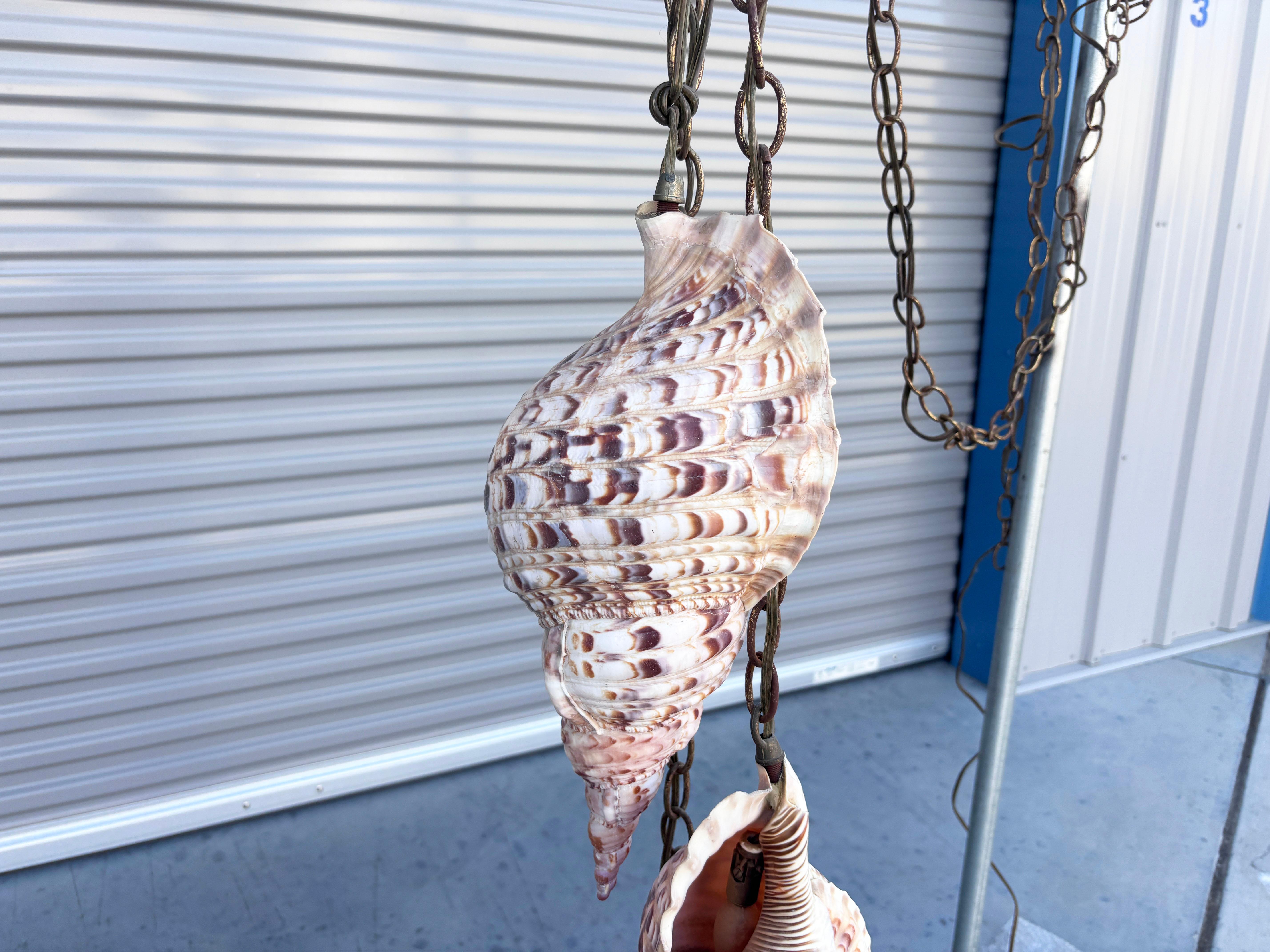 Araña bivalva vintage de los años 70 en Bueno estado para la venta en North Hollywood, CA