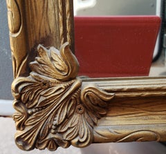 Specchio classico vintage degli anni '70 con cornice in ottone e legno dorato