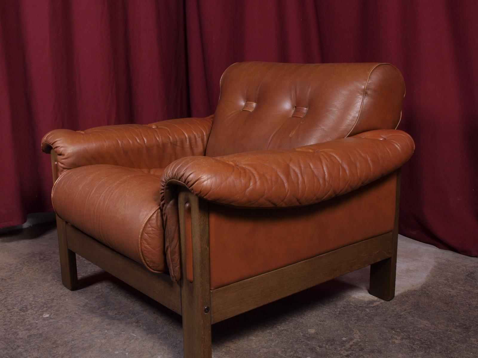 1970s Vintage Comfortable Lounge Leather Chair For Sale at 1stDibs