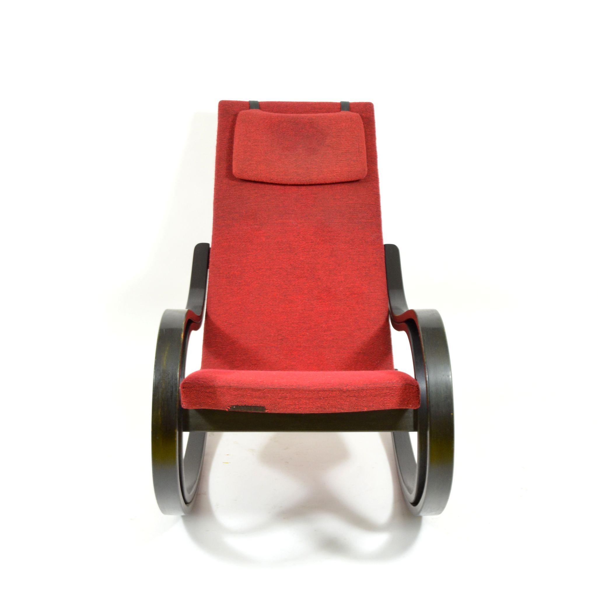 1970s Vintage Czech Bentwood Rocking Chair, Rare Design Model (Ende des 20. Jahrhunderts) im Angebot