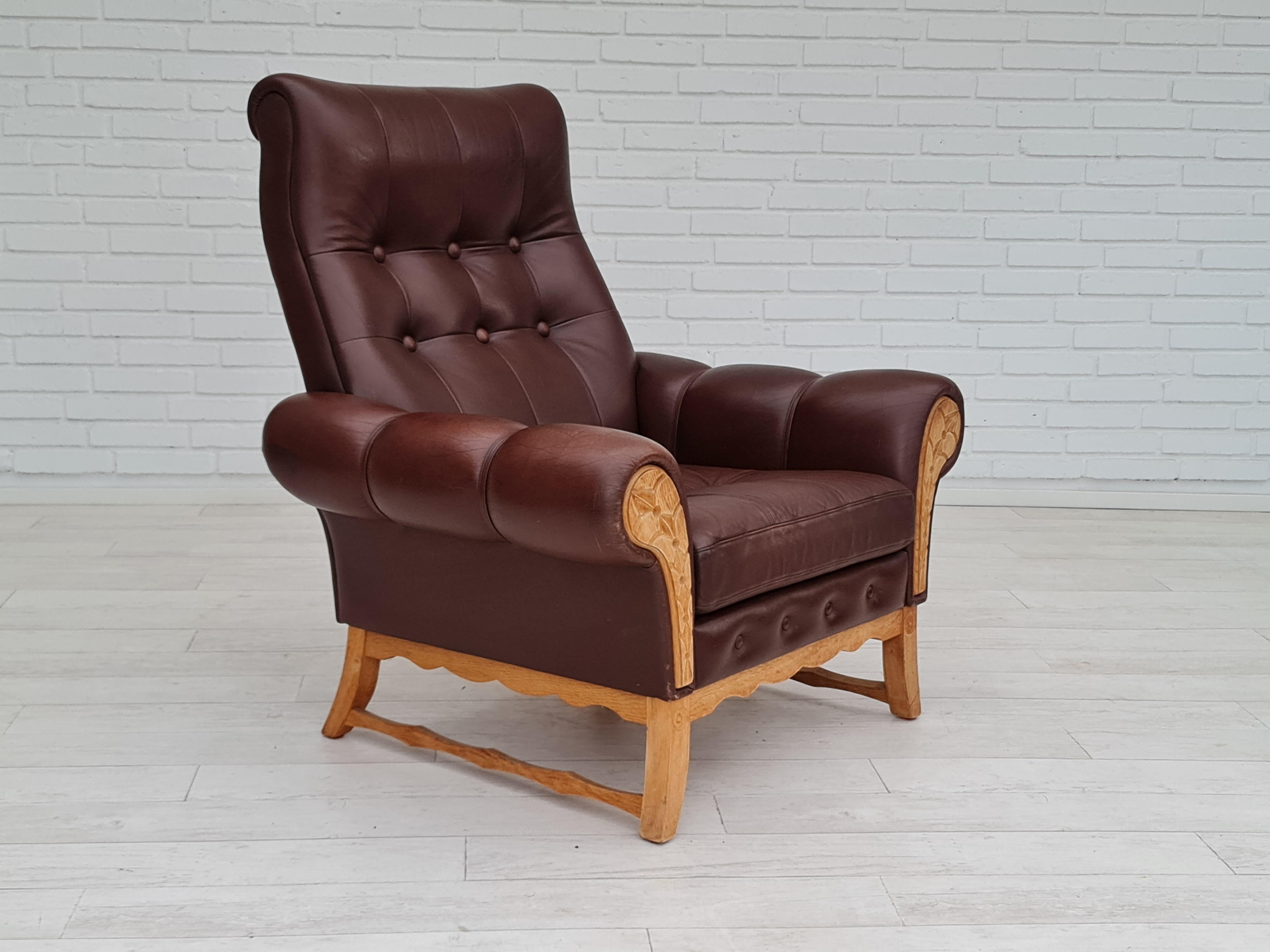 1970s, vintage Danish highback armchair, leather, oak wood In Good Condition For Sale In Tarm, 82