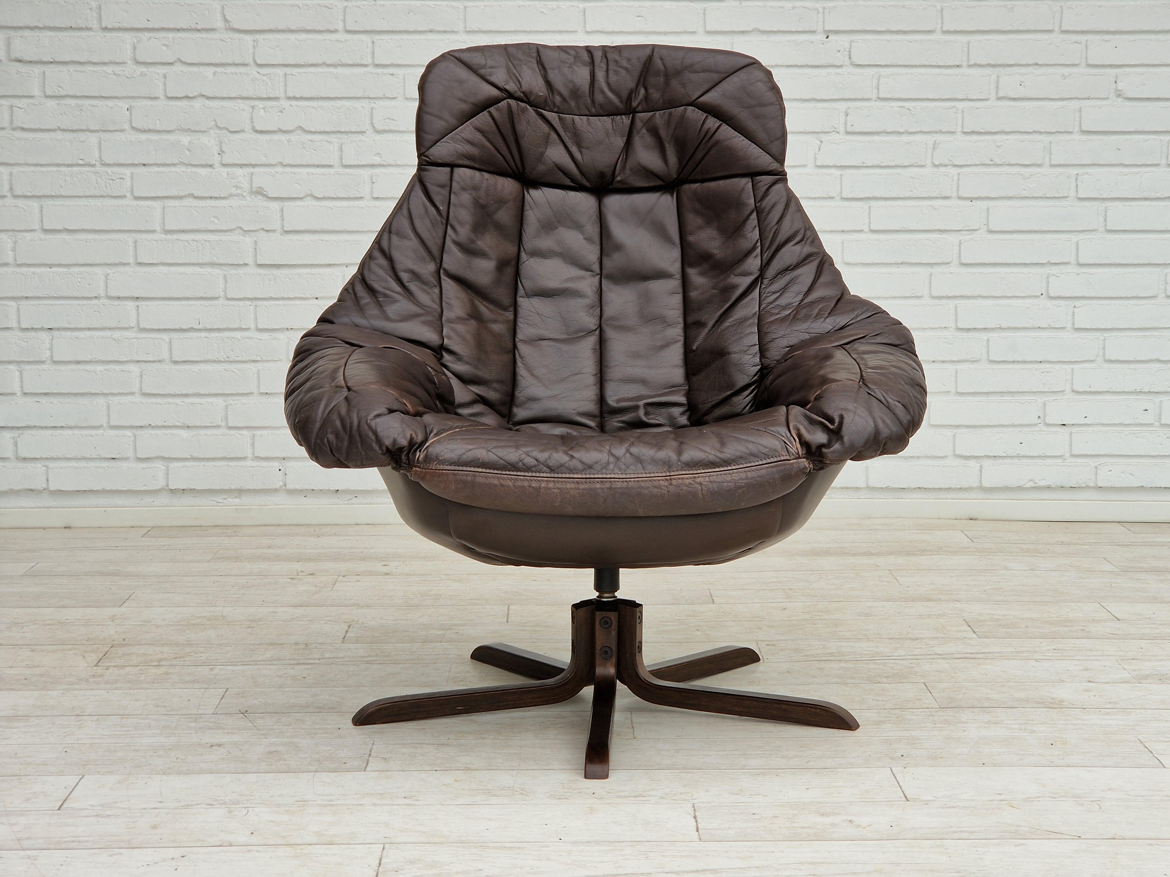 Scandinavian Modern 1970s, Vintage Danish leather armchair by H.W.Klein, original condition. For Sale