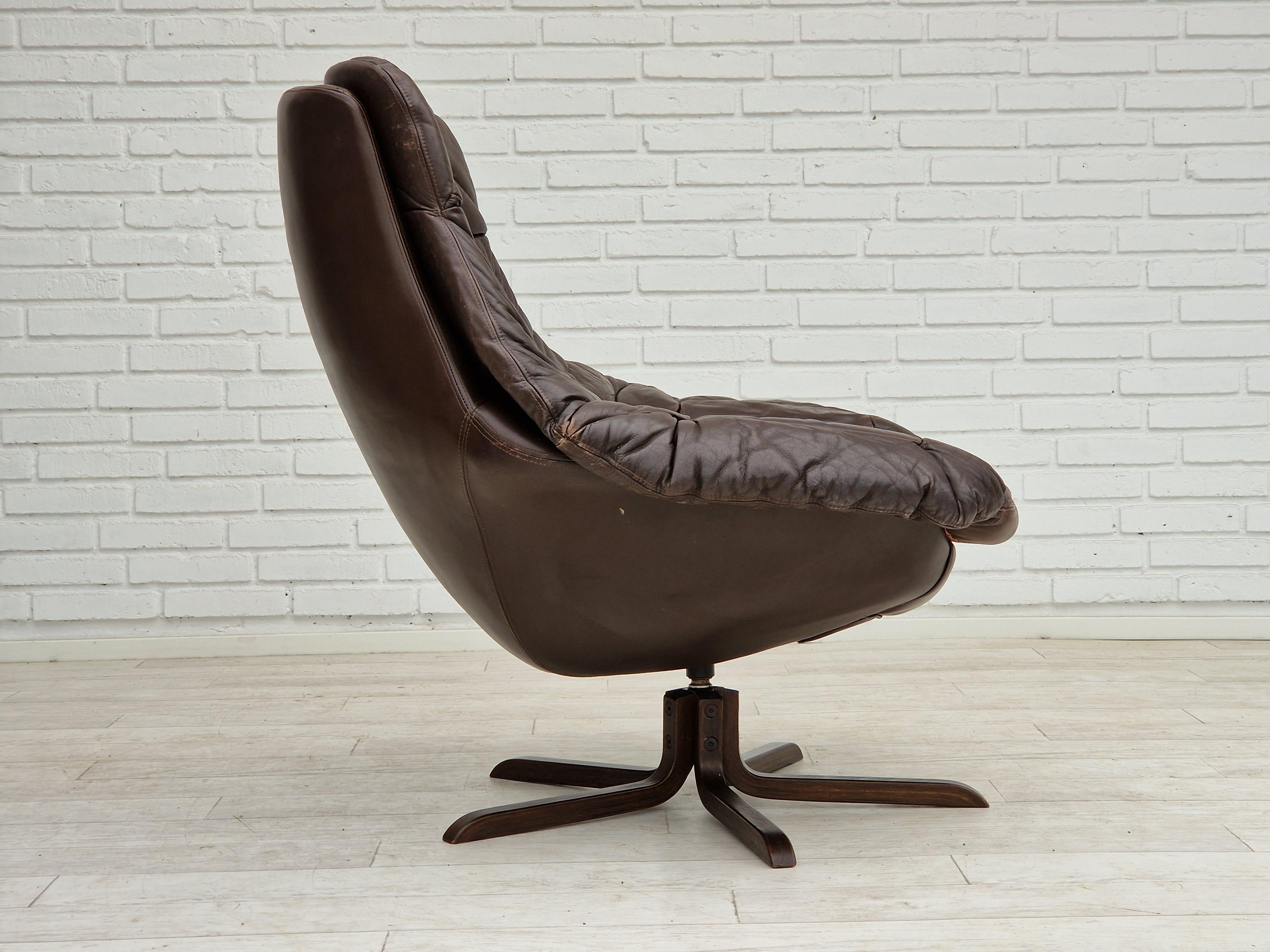 1970s, Vintage Danish leather armchair by H.W.Klein, original condition. In Good Condition For Sale In Tarm, 82