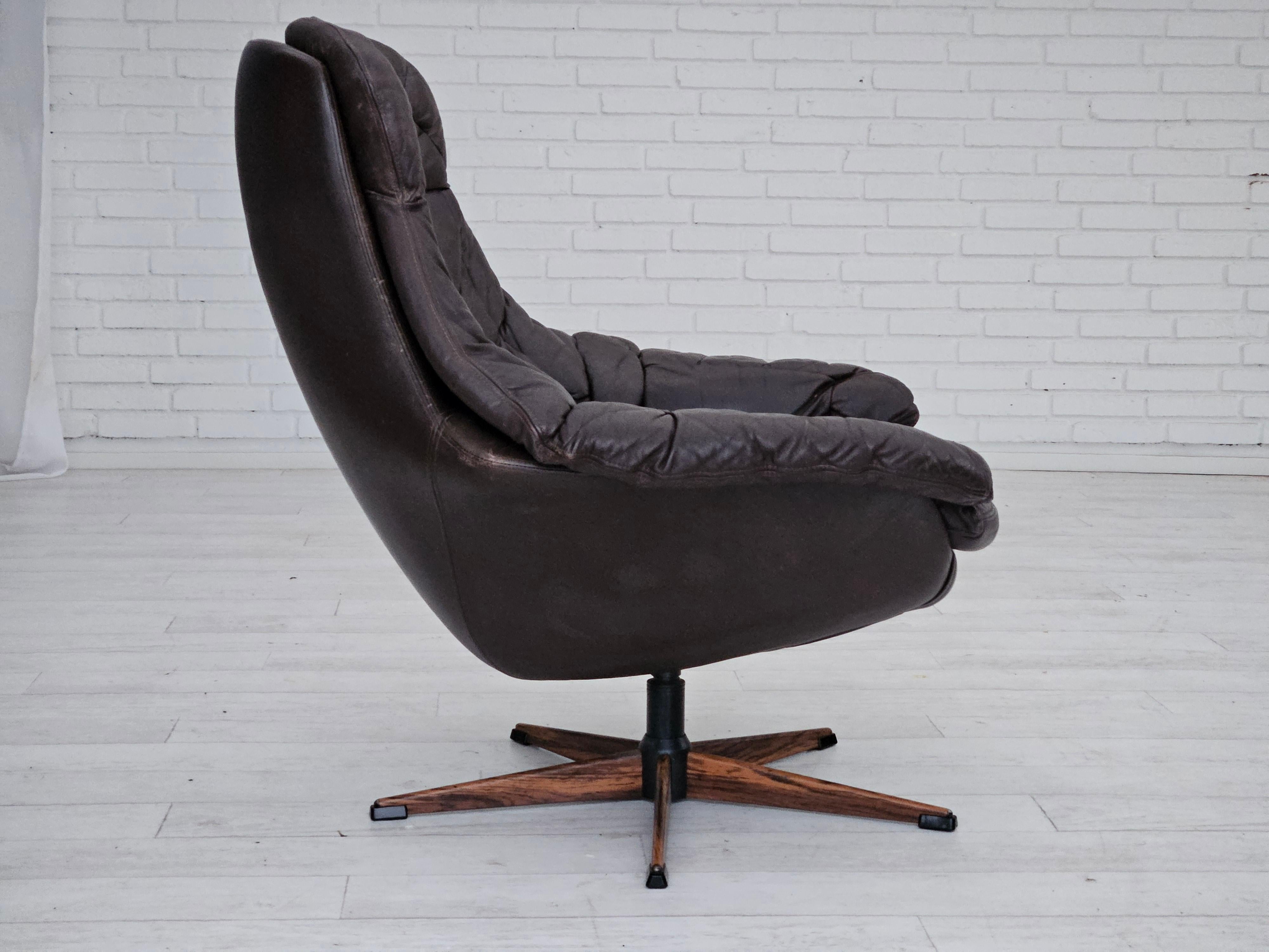 Scandinave moderne Fauteuil danois vintage en cuir par H.W.Klein, bon état d'origine, années 1970 en vente