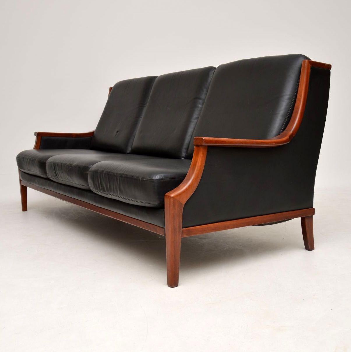 Late 20th Century 1970s Vintage Danish Leather Sofa