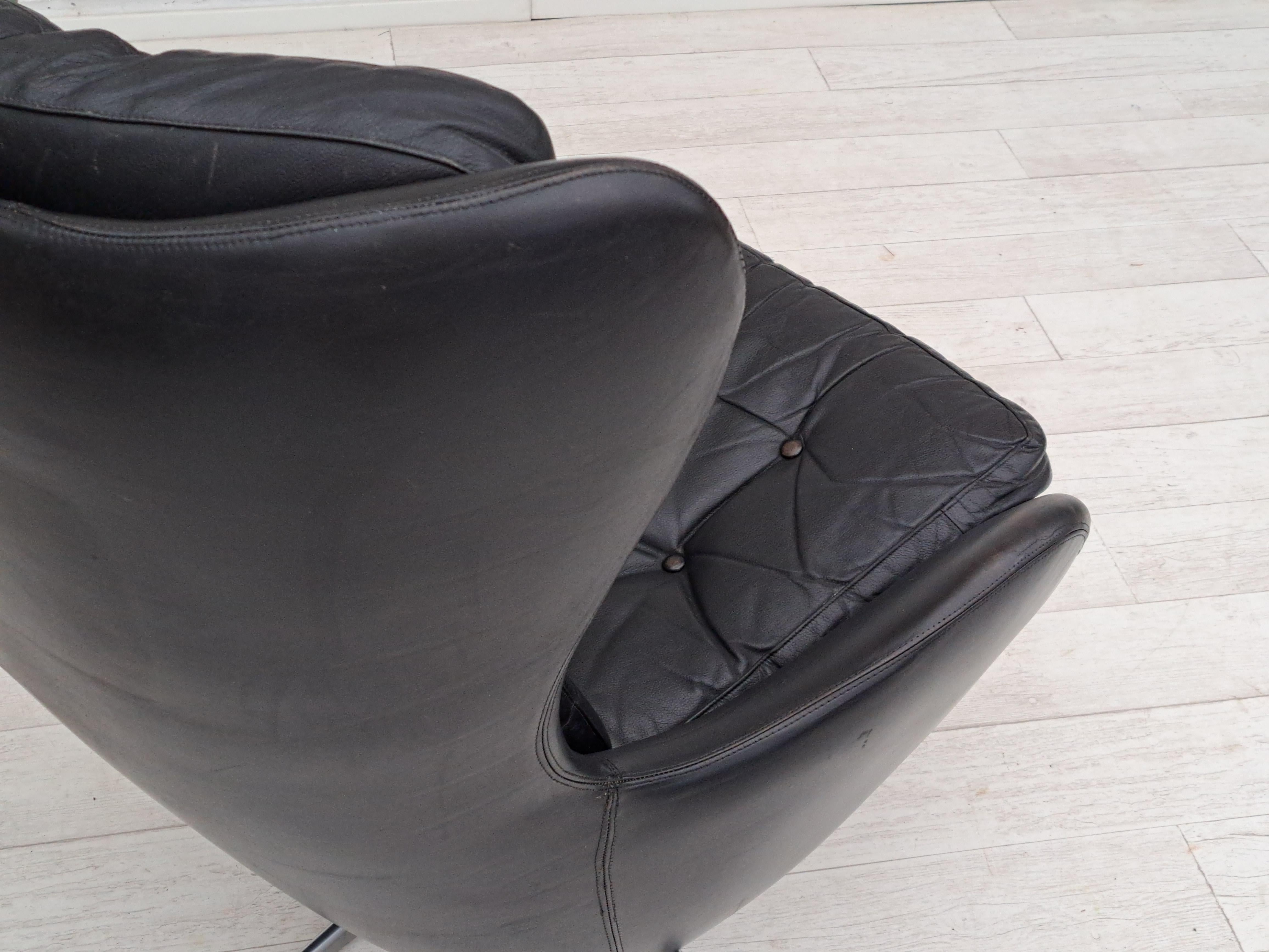 Late 20th Century 1970s, Vintage Danish Swivel Leather Armchair, Egg Form, Original Condition For Sale
