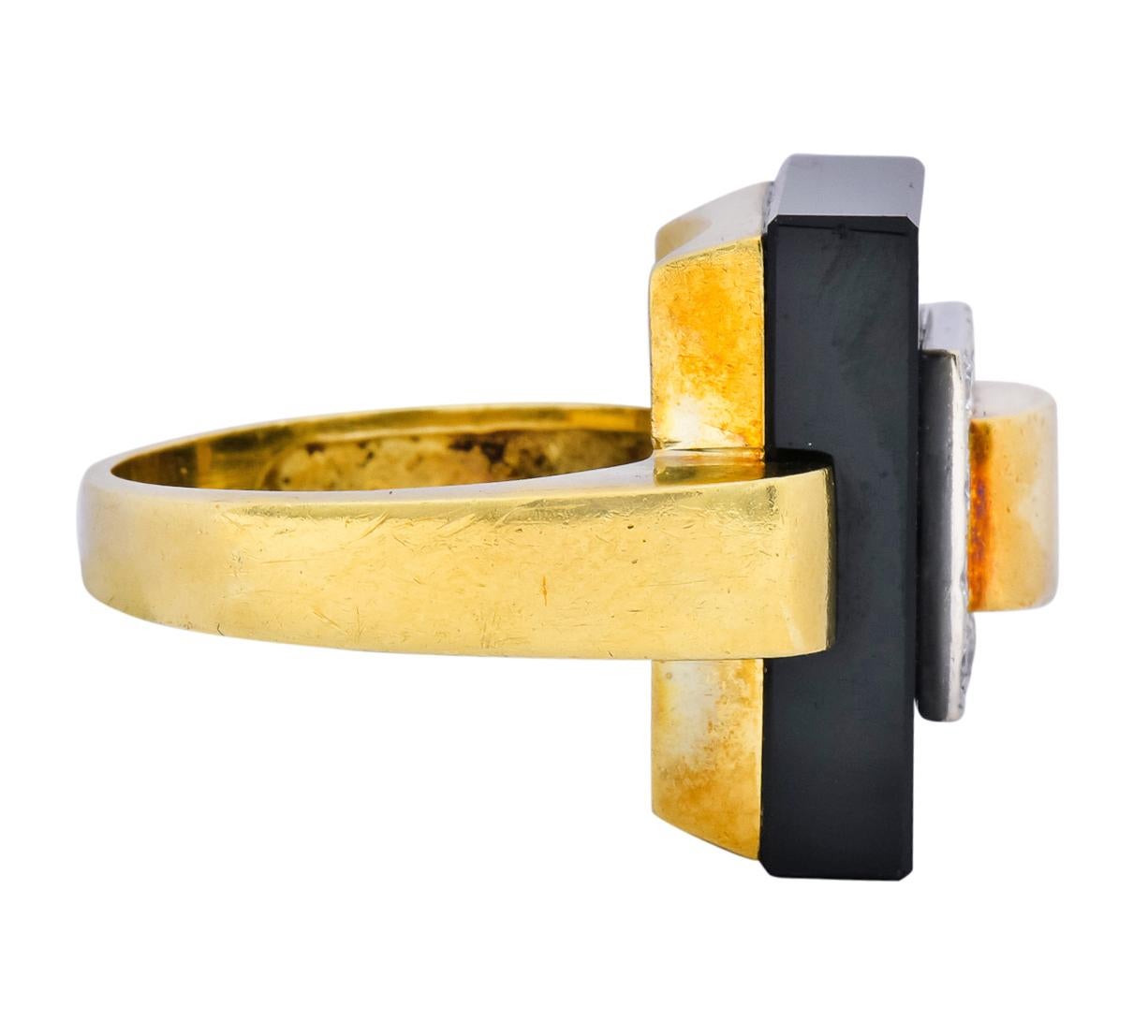 Round Cut 1970s Vintage Diamond Onyx 18 Karat Yellow Gold Modernist Ring