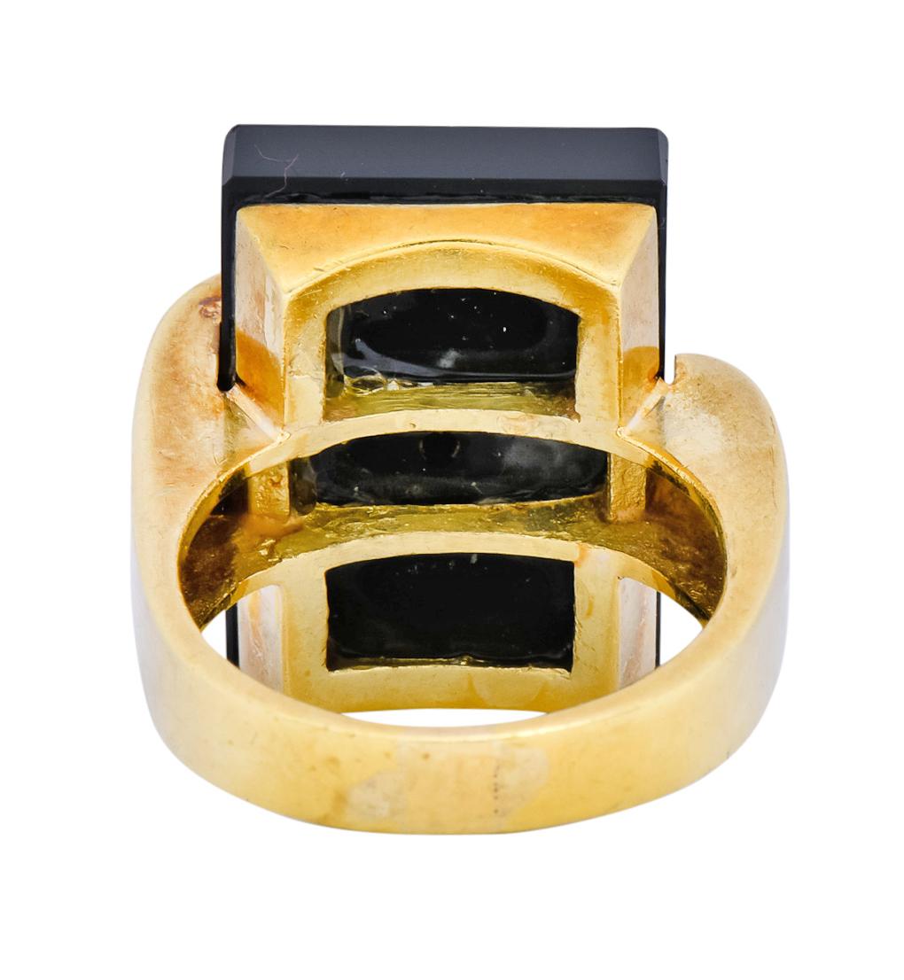 1970s Vintage Diamond Onyx 18 Karat Yellow Gold Modernist Ring In Excellent Condition In Philadelphia, PA