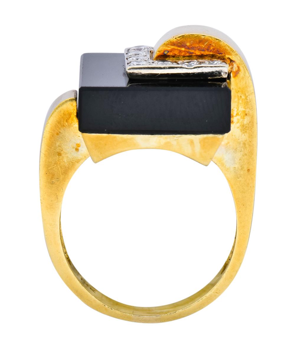 1970s Vintage Diamond Onyx 18 Karat Yellow Gold Modernist Ring 2