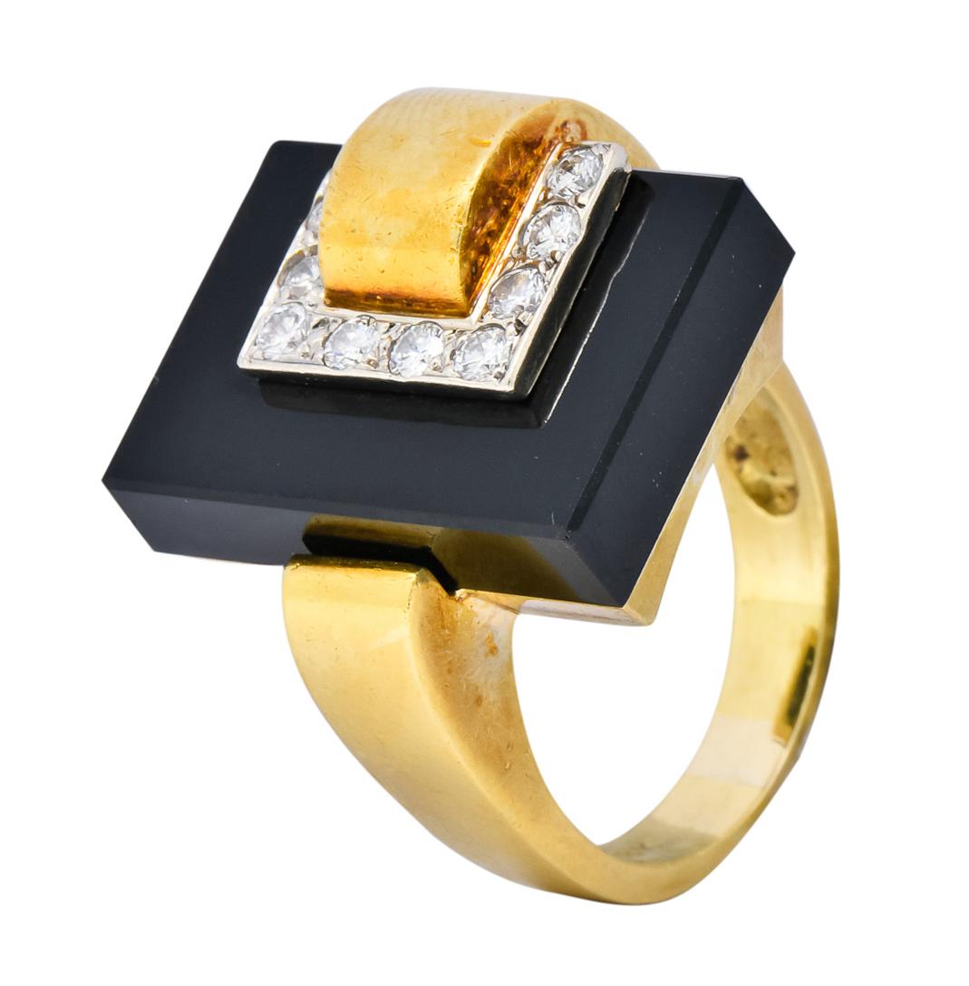 1970s Vintage Diamond Onyx 18 Karat Yellow Gold Modernist Ring 3