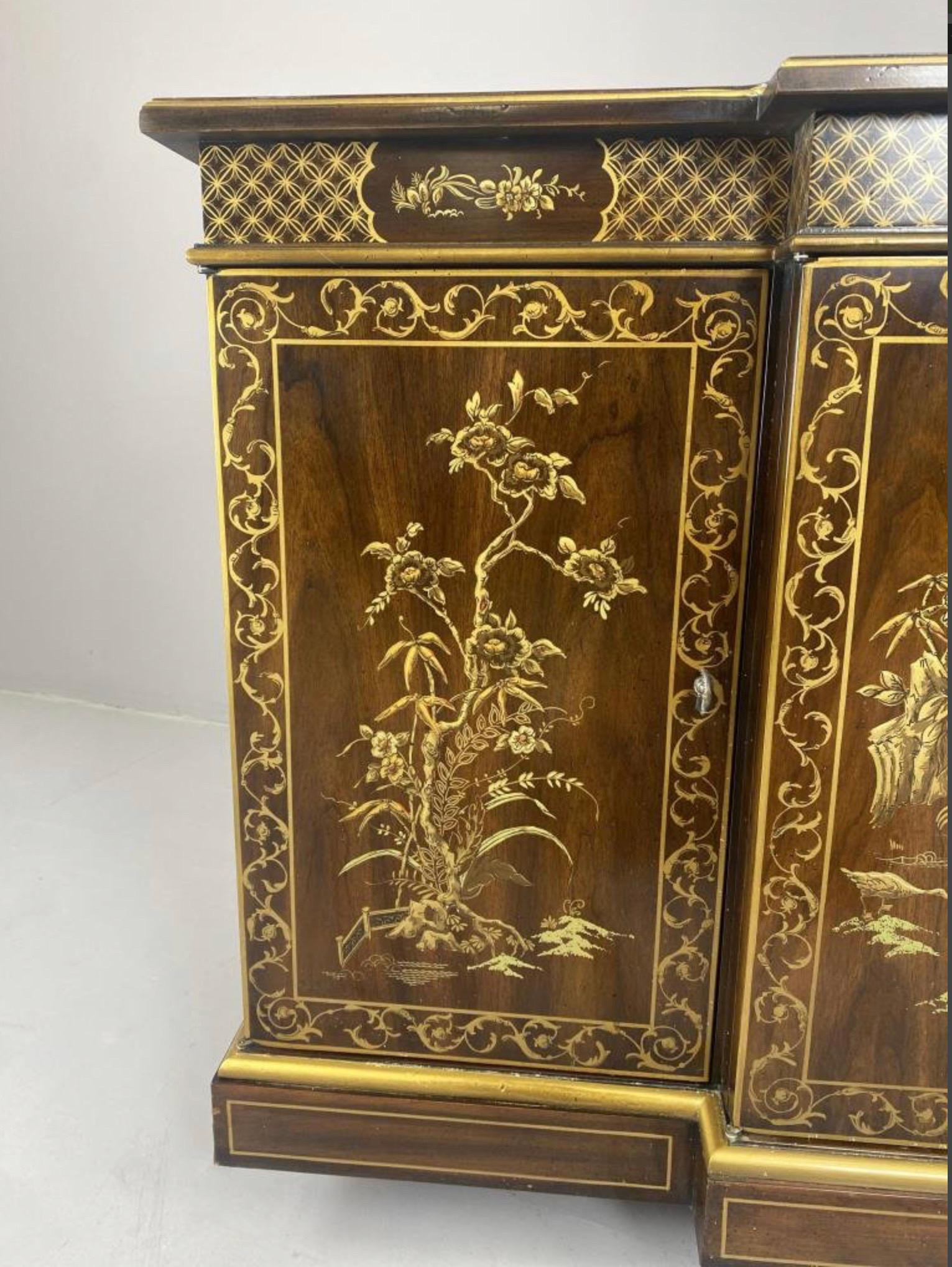 North American 1970s Vintage Drexel Heritage Chinoiserie Credenza For Sale