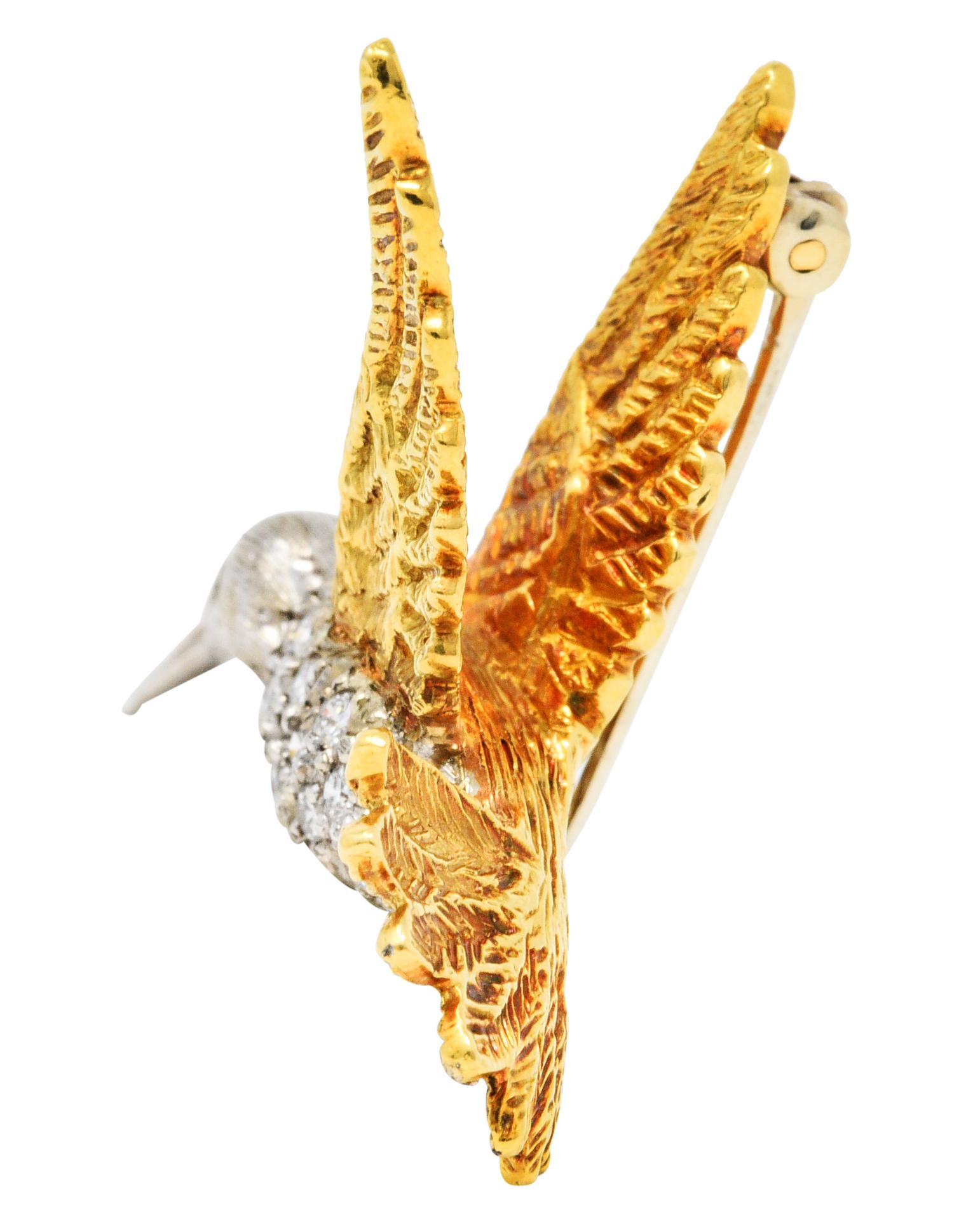 1970's Vintage Emerald Diamond 18 Karat Two-Tone Gold Hummingbird Brooch In Excellent Condition In Philadelphia, PA