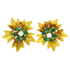 1970
s Vintage Emerald Diamond 18 Karat Yellow Gold Flower Ear-Clip Earrings