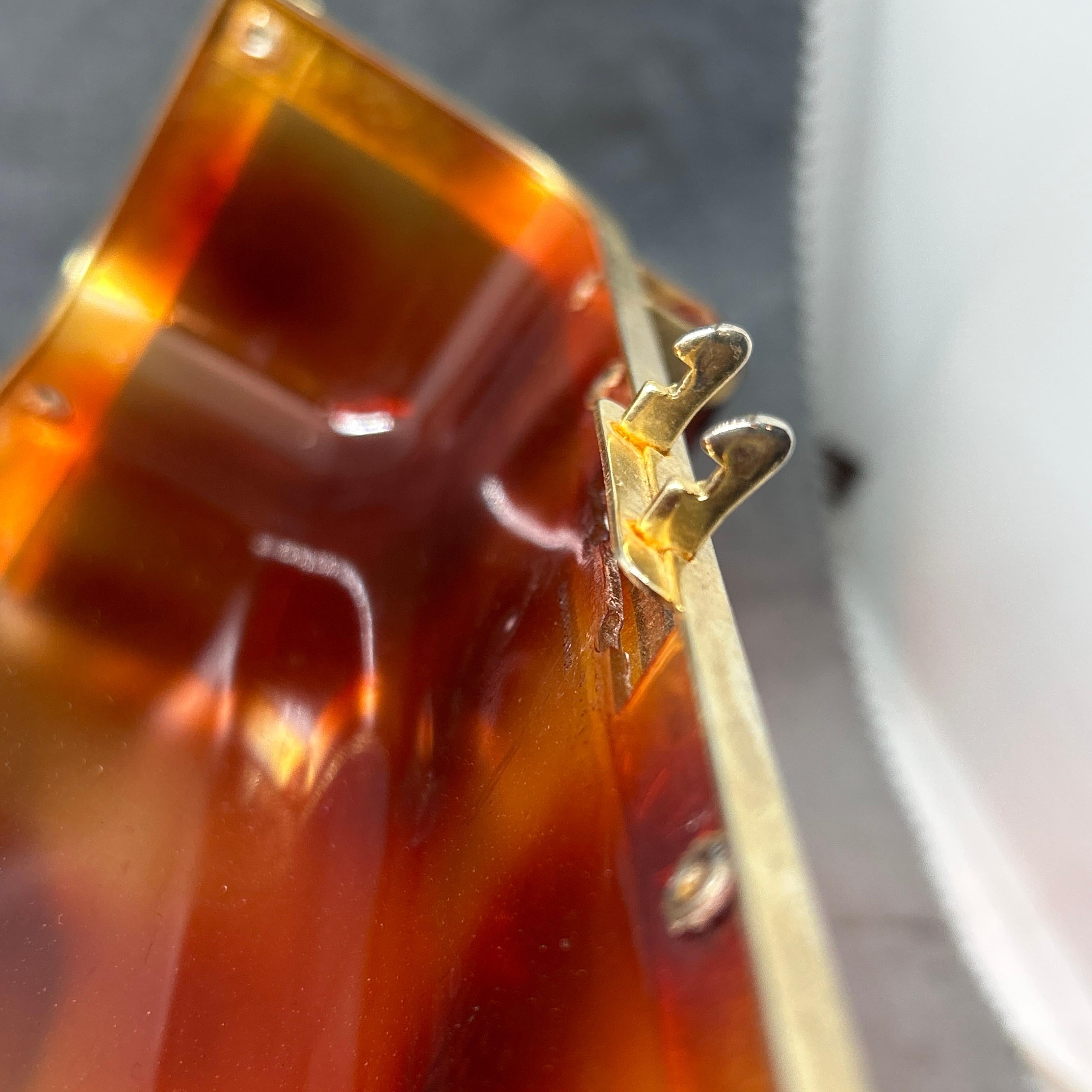 1970s Vintage Fake Tortoise Shell Lucite and Gilded Metal French Hand-Bag For Sale 2