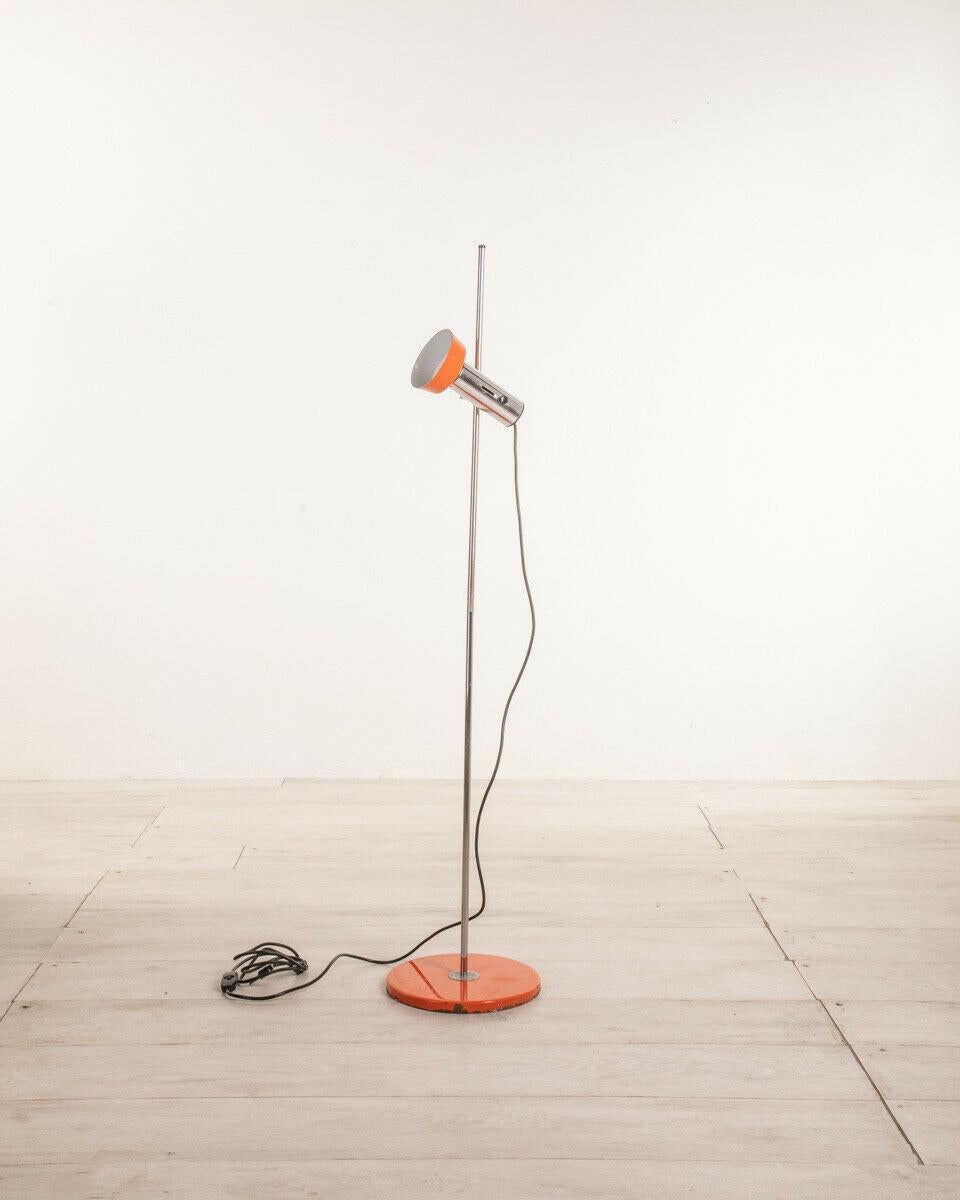 1970s Vintage Floor Lamp in Orange Metal Italian Design In Good Condition In None, IT