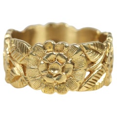1970s Vintage Floral 9mm Wide Women's Wedding Band in 14K Yellow Gold