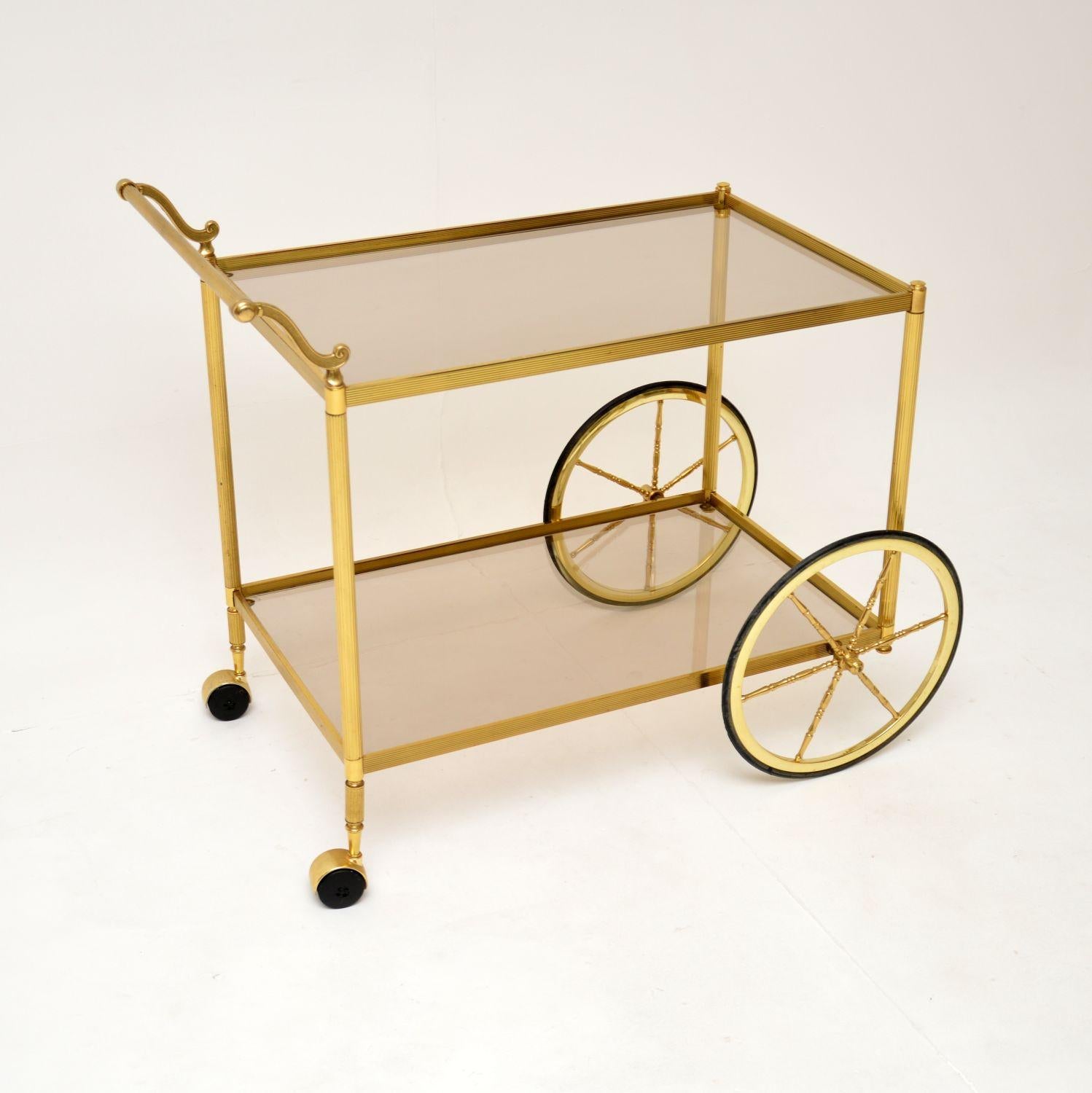 Français Chariot à boissons / chariot de bar en laiton français vintage des années 1970 en vente