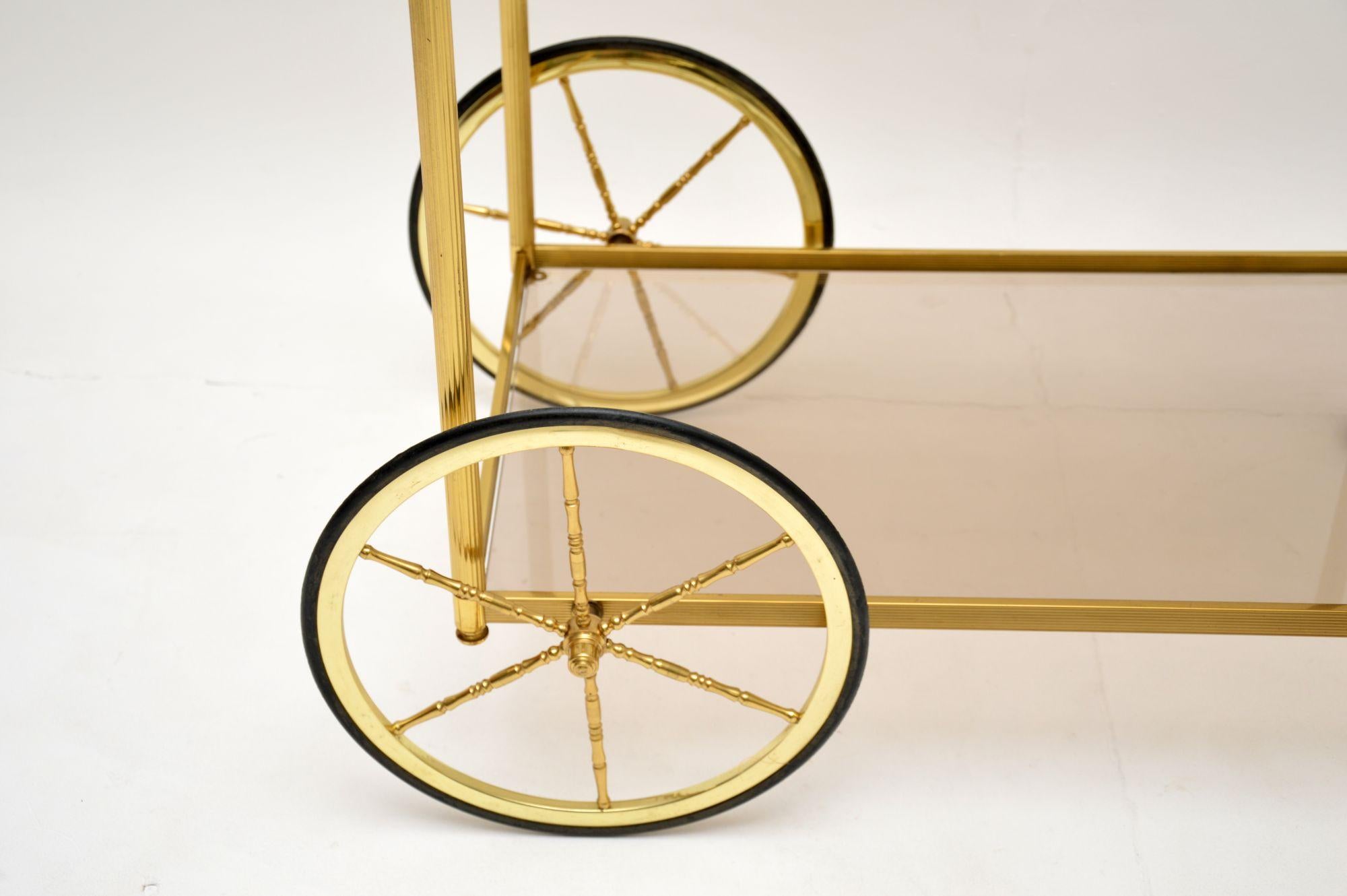 Chariot à boissons / chariot de bar en laiton français vintage des années 1970 en vente 1