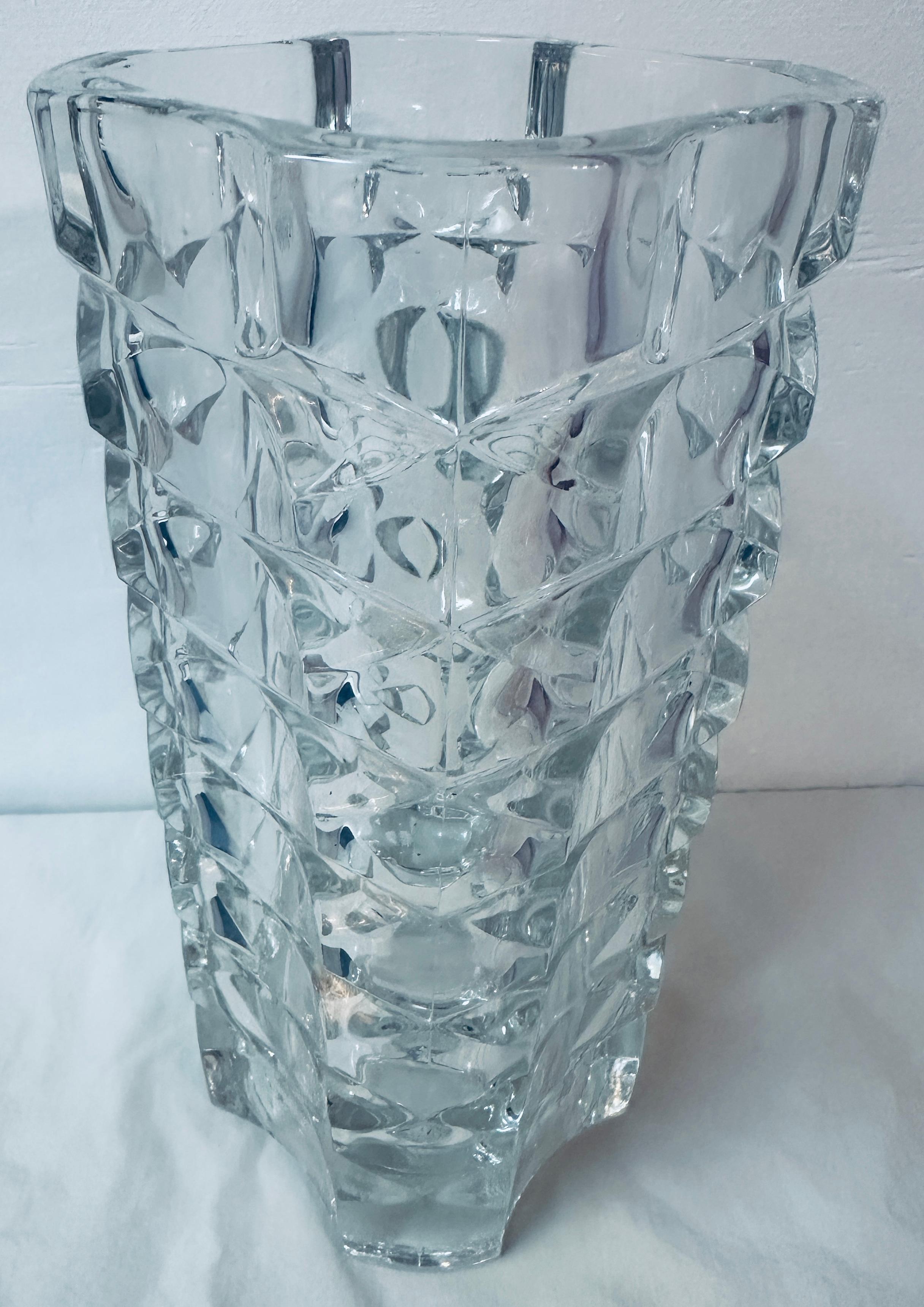 Vaso di vetro francese sfaccettato e geometrico Luminarc di J.G. J., anni '70. Durand in vendita 6