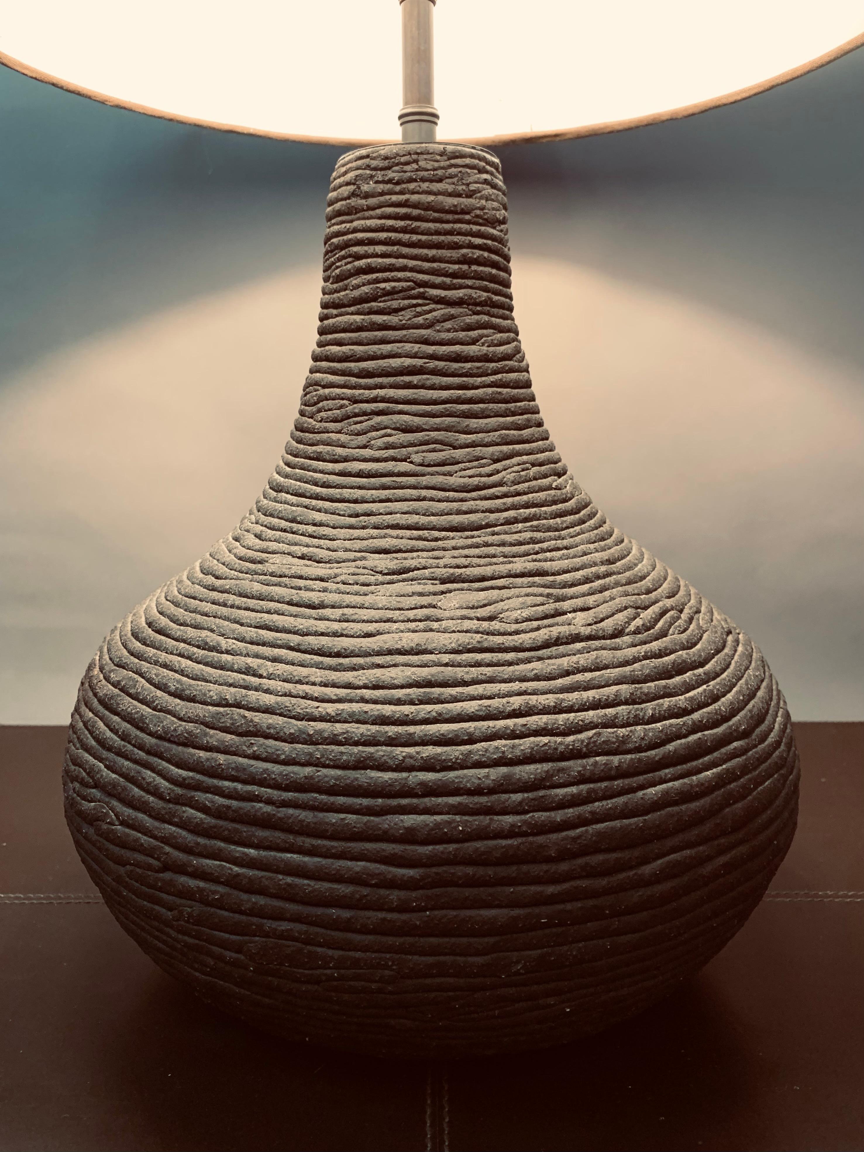 Lámpara de sobremesa de cerámica de Studio Pottery de los años 70, vintage, alemana, hecha a mano, marrón oscuro en venta 4