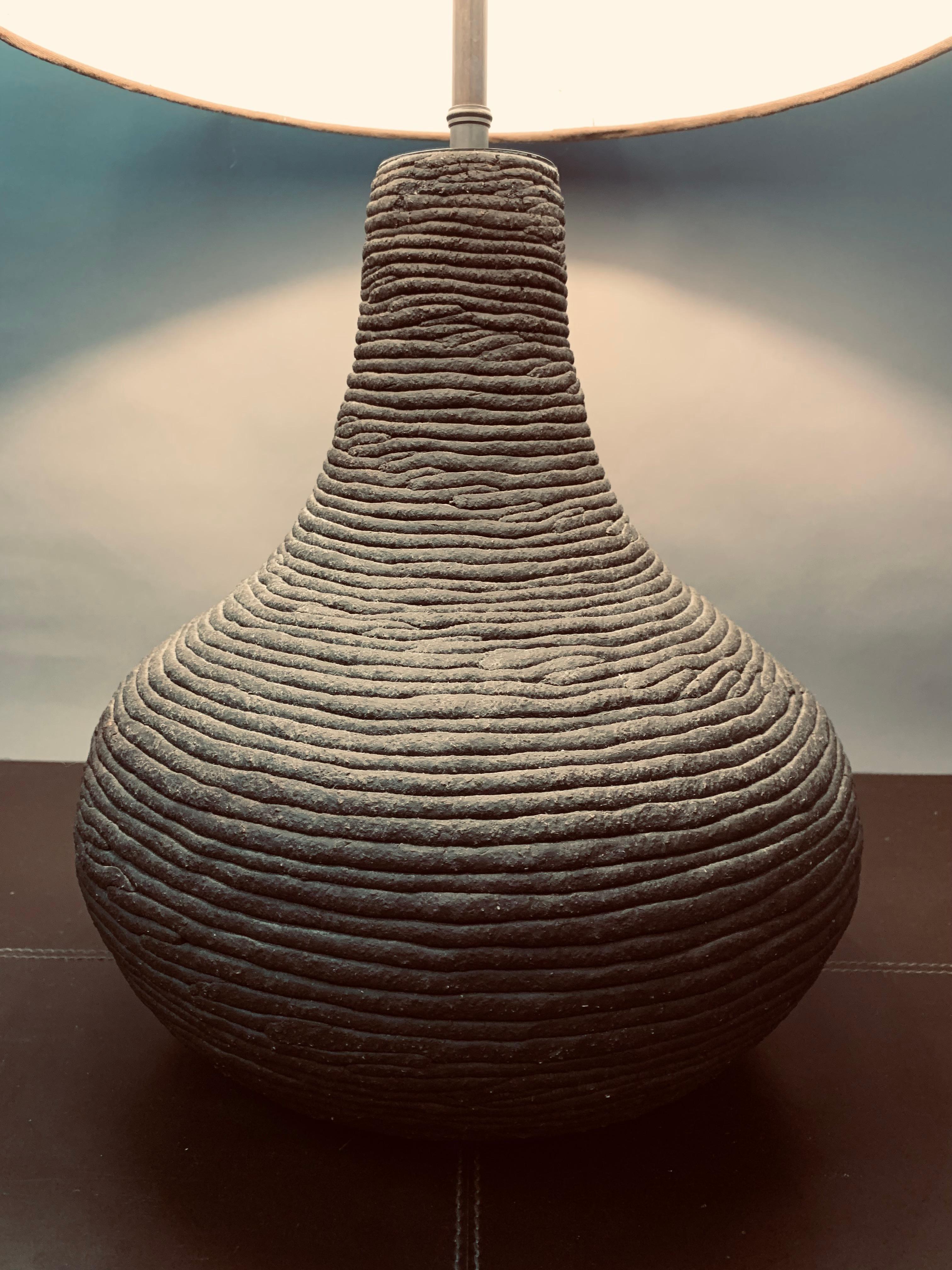 Lámpara de sobremesa de cerámica de Studio Pottery de los años 70, vintage, alemana, hecha a mano, marrón oscuro en venta 7