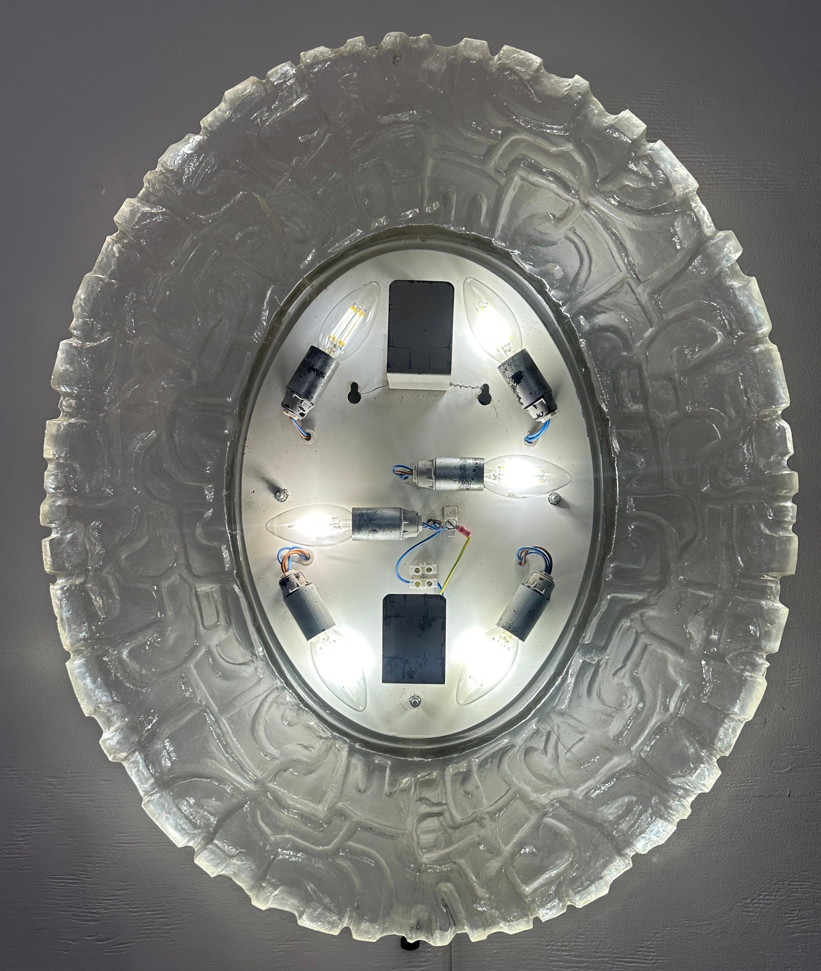 Miroir mural vintage allemand ovale Erco rétro éclairé en verre lucite, années 1970 en vente 11