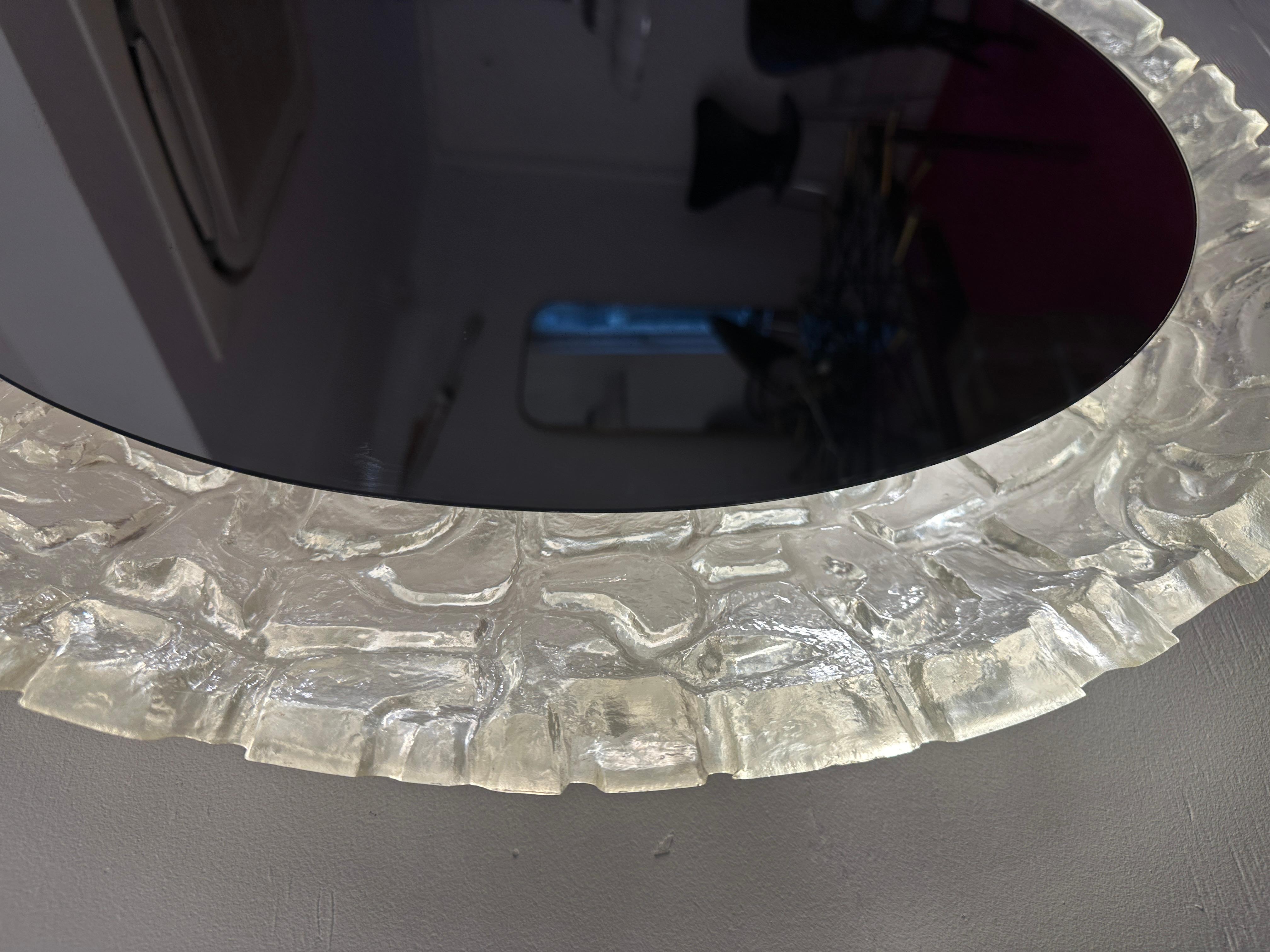 Métal Miroir mural vintage allemand ovale Erco rétro éclairé en verre lucite, années 1970 en vente