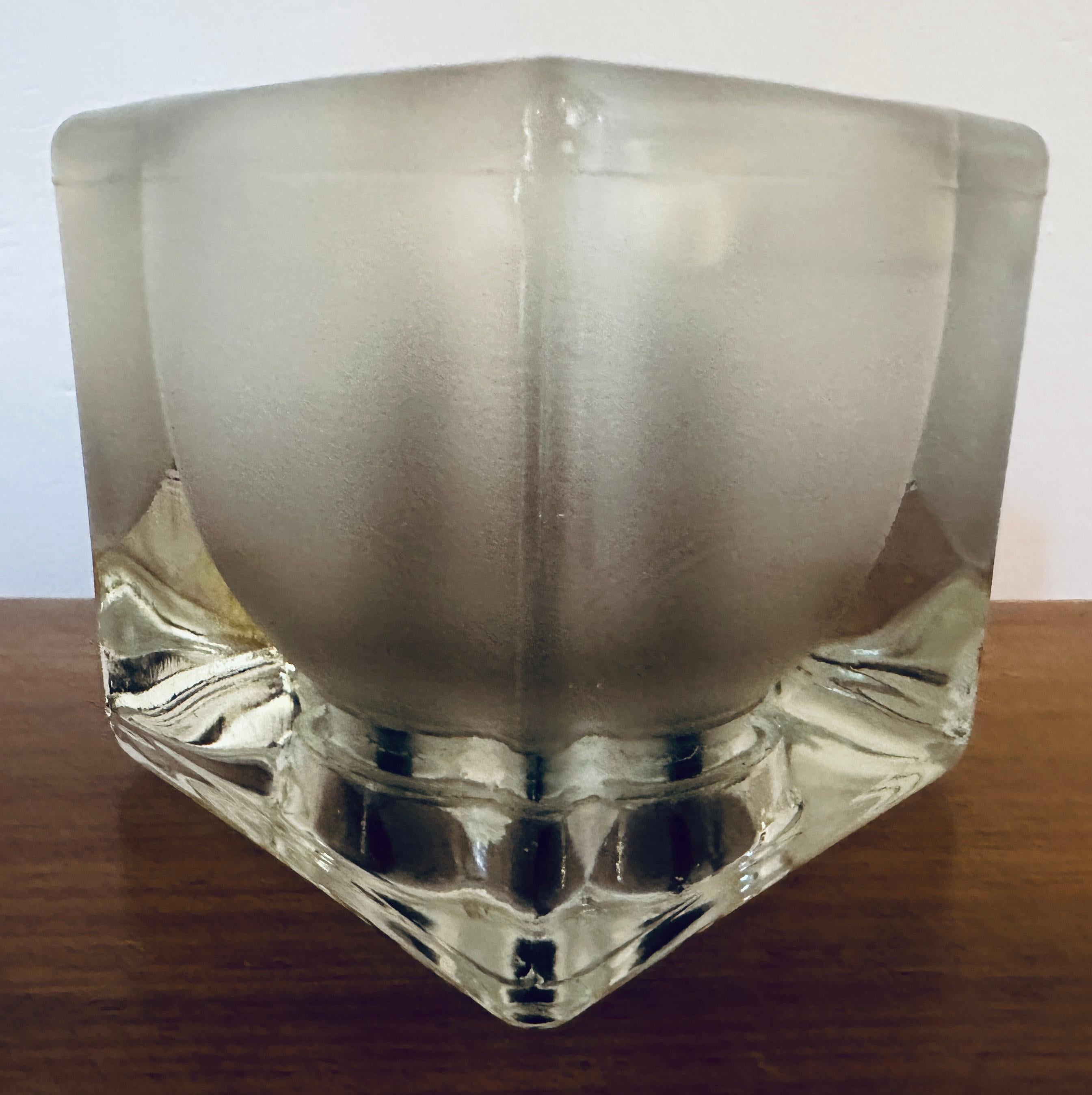 1970s Vintage Alemán Peill & Putzler Cubo de Hielo Esmerilado Vidrio y Latón Lámpara de Mesa en venta 8
