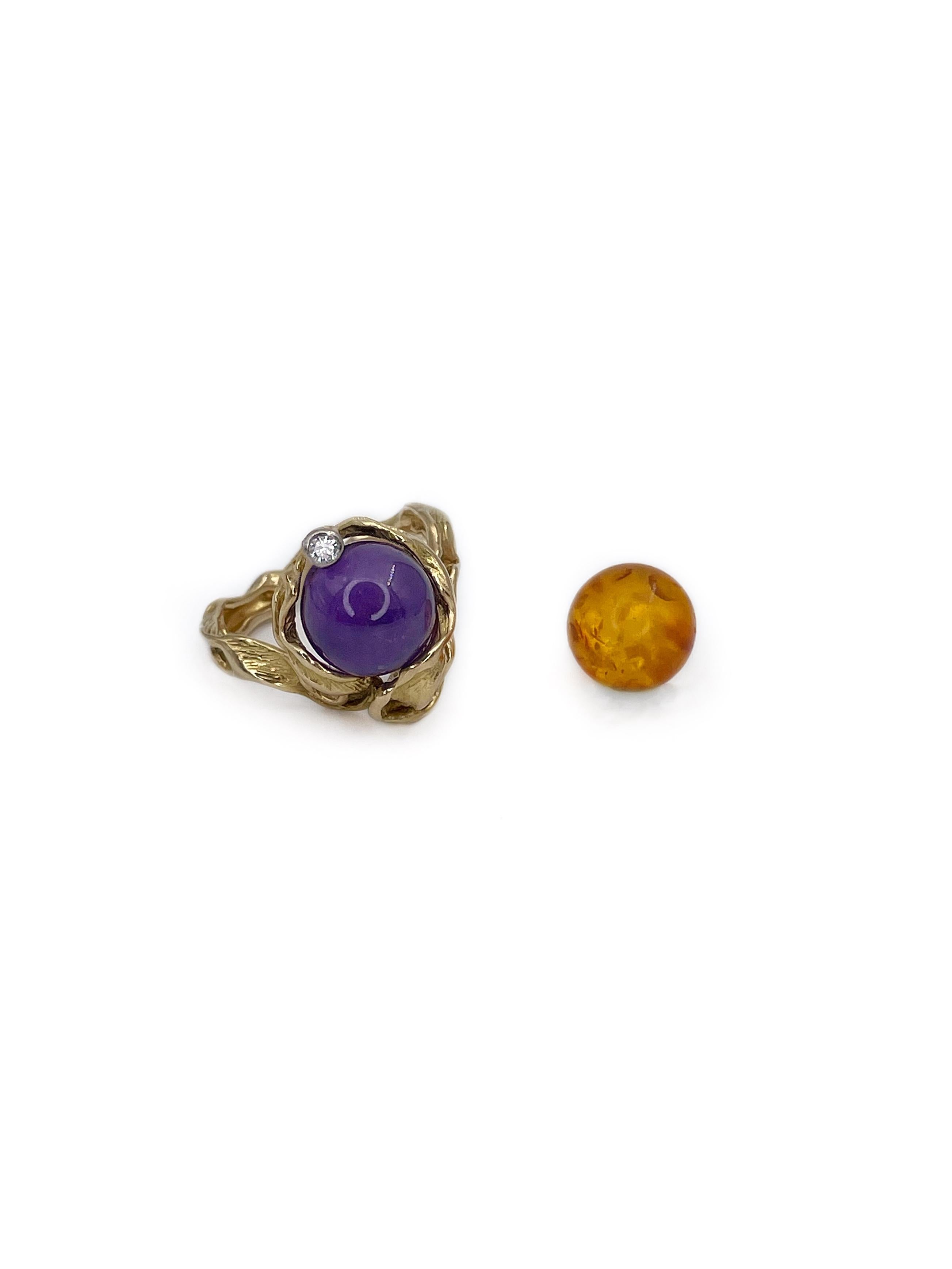 This is a dynamic ring designed by Swiss jeweler Gilbert Albert in 1970s. It is crafted in 18K yellow gold and adorned with a diamond. There are 11 interchangeable semi precious gem balls which can create different styles with the same jewel. 

It