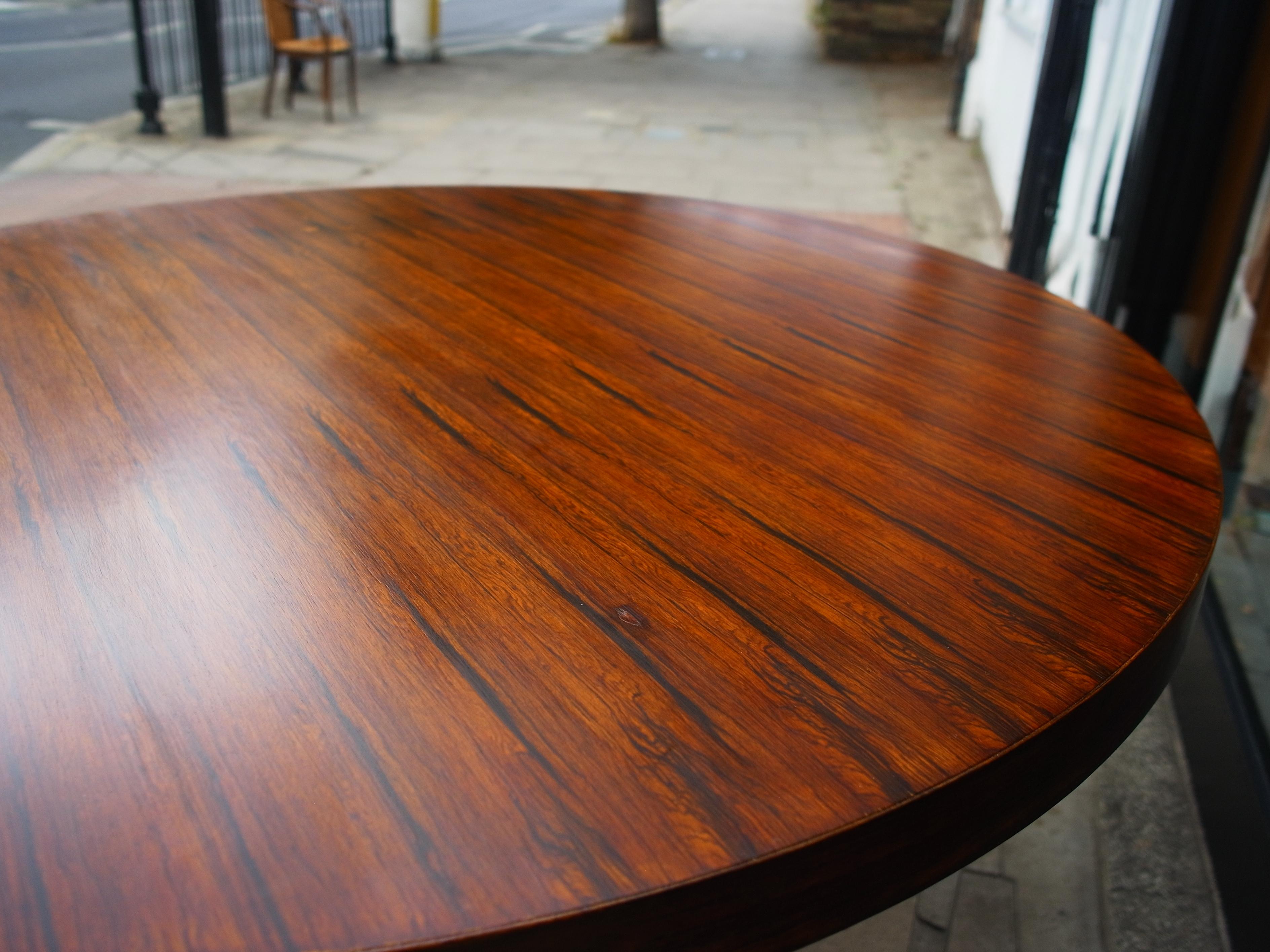 1970s Vintage Gordon Russell Round Rosewood Dining Table on Chrome Base For Sale 3