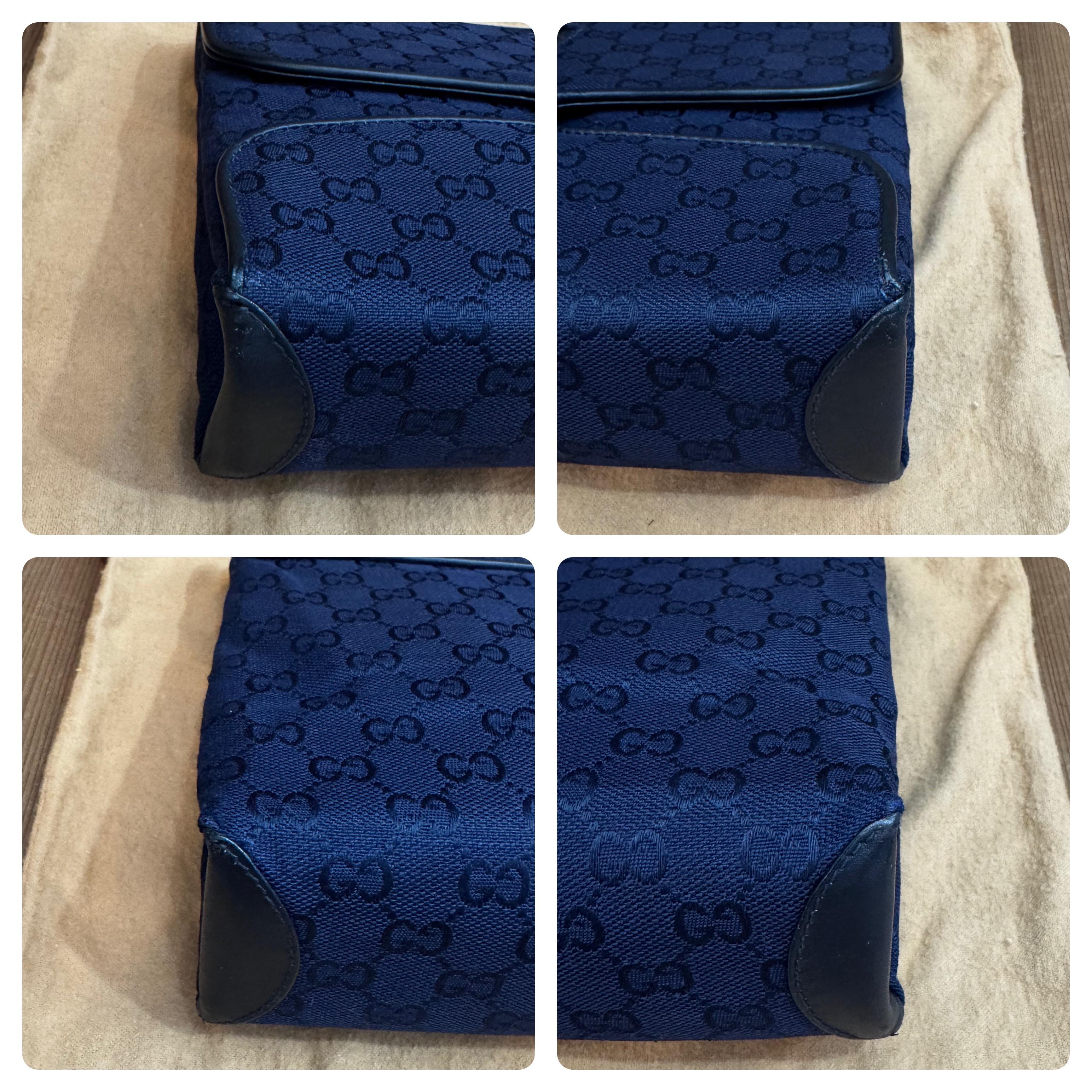 1970s Vintage GUCCI Boutique GG Jacquard Horsebit Two-Way Shoulder Bag Navy For Sale 1