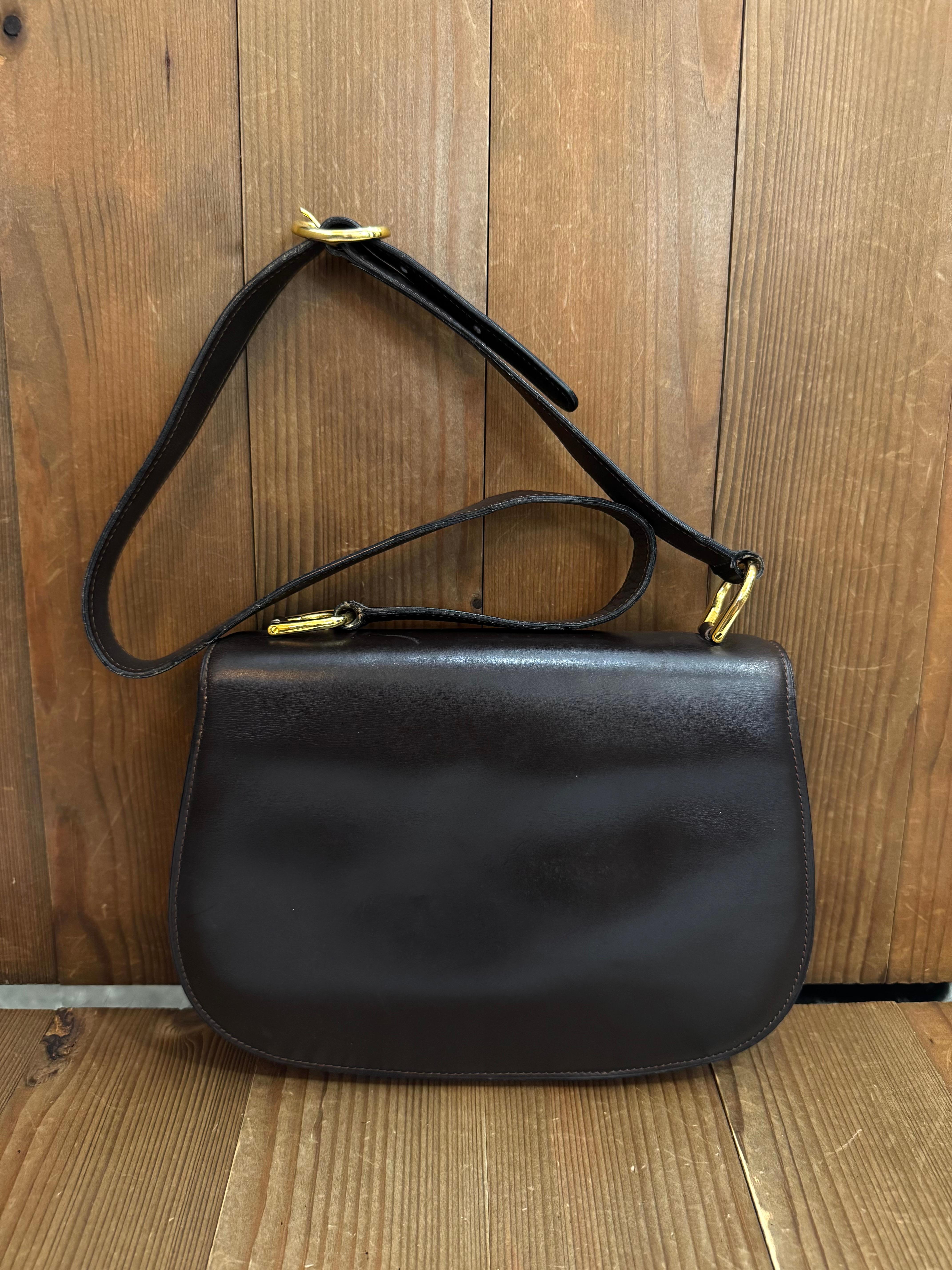 Black 1970s Vintage GUCCI Boutique Leather Shoulder Bag Turnlock Brown For Sale
