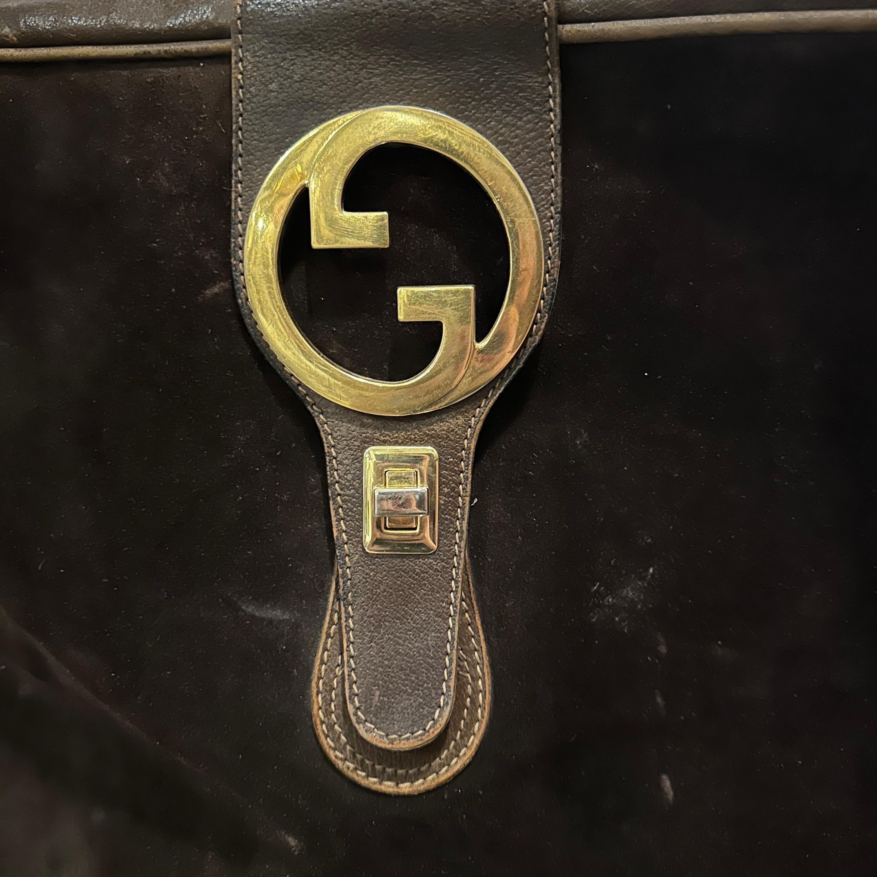 Women's or Men's 1970s Vintage Gucci Brown Leather and Suede Travel Bag For Sale