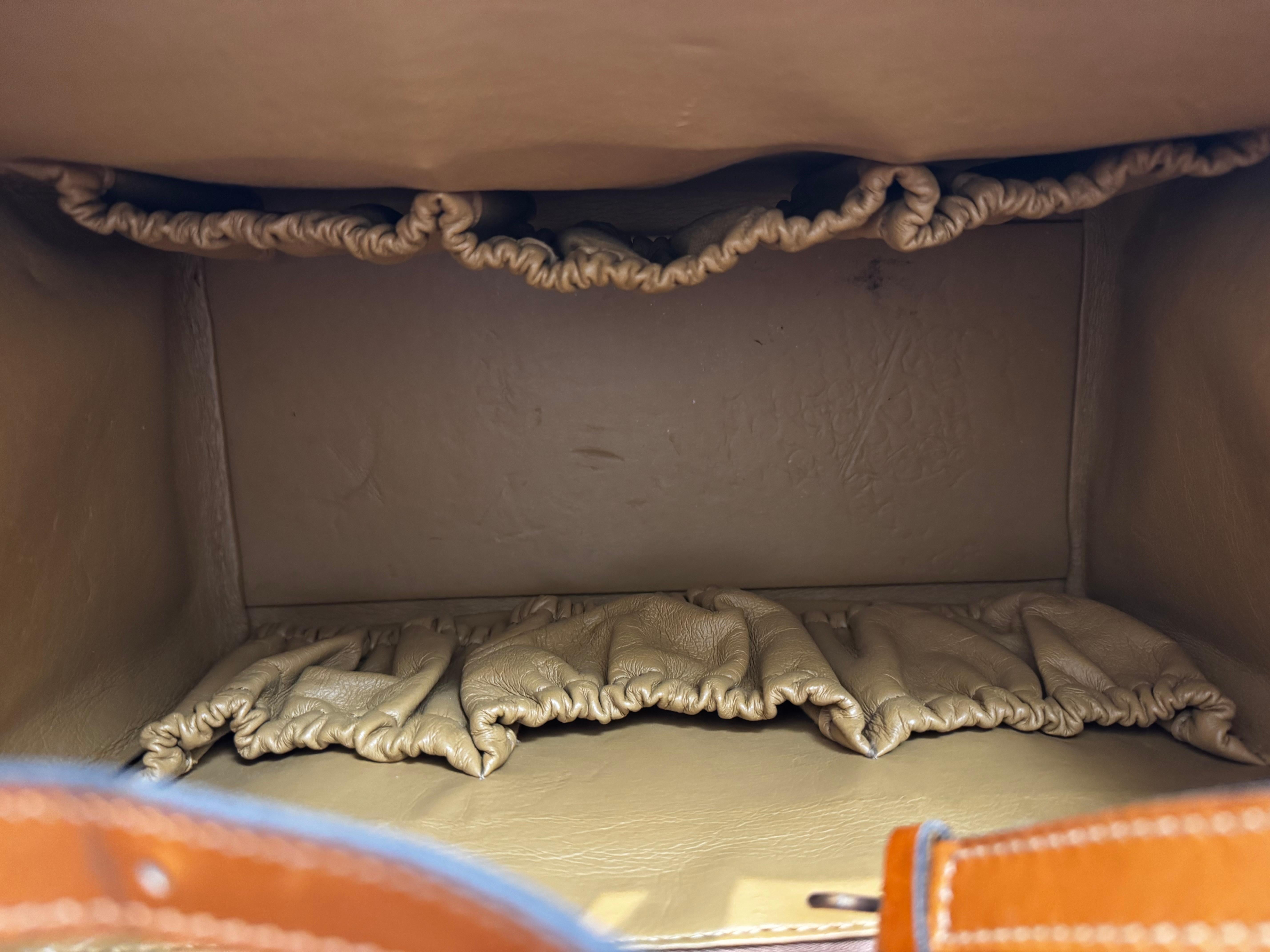 1970s Vintage GUCCI GG Monogram Jacquard Boston Bag Black Brown 34 en venta 3