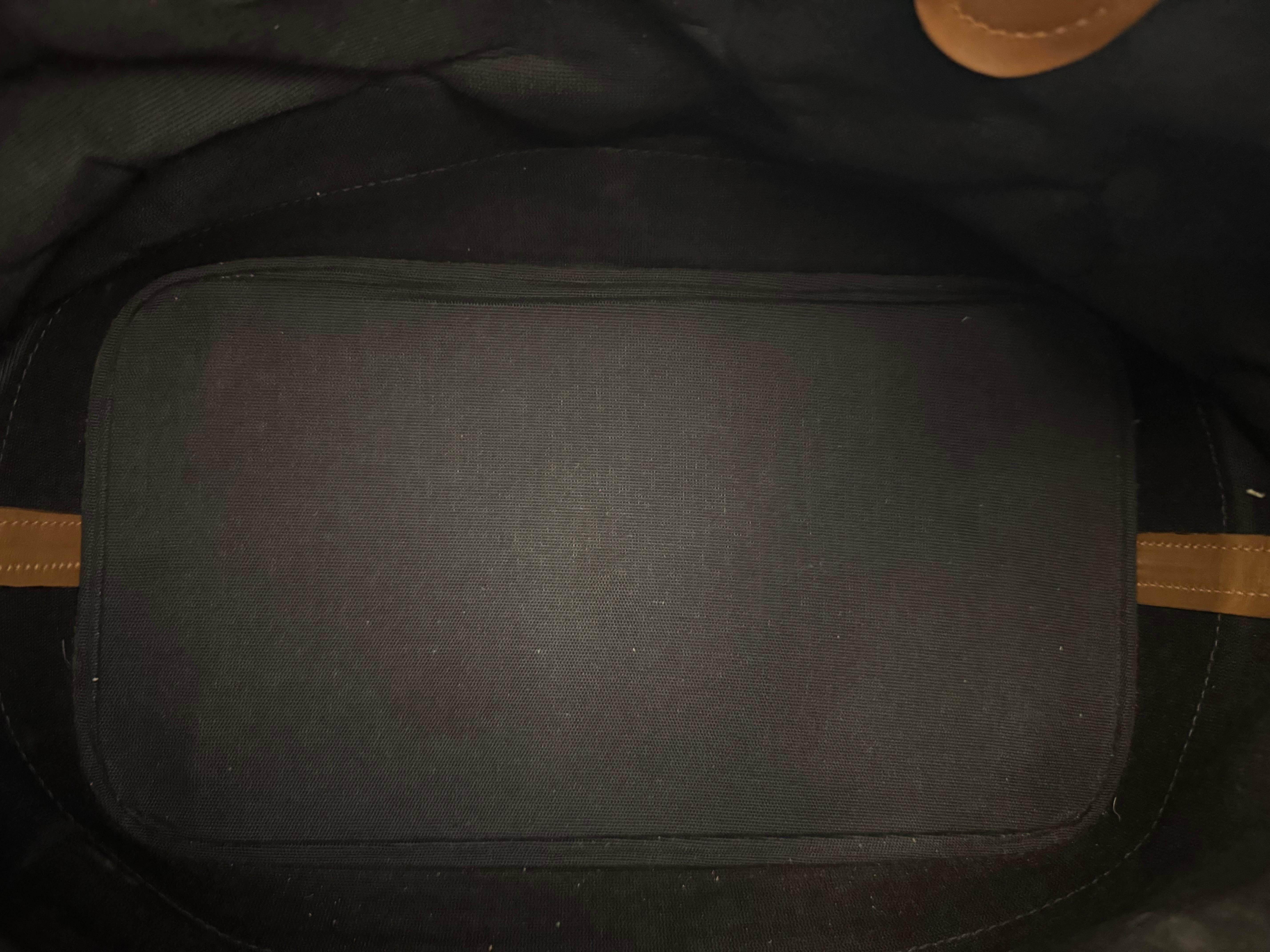 1970s Vintage GUCCI GG Monograma Jacquard Doctor Duffle Bag Unisex Negro Marrón en venta 3