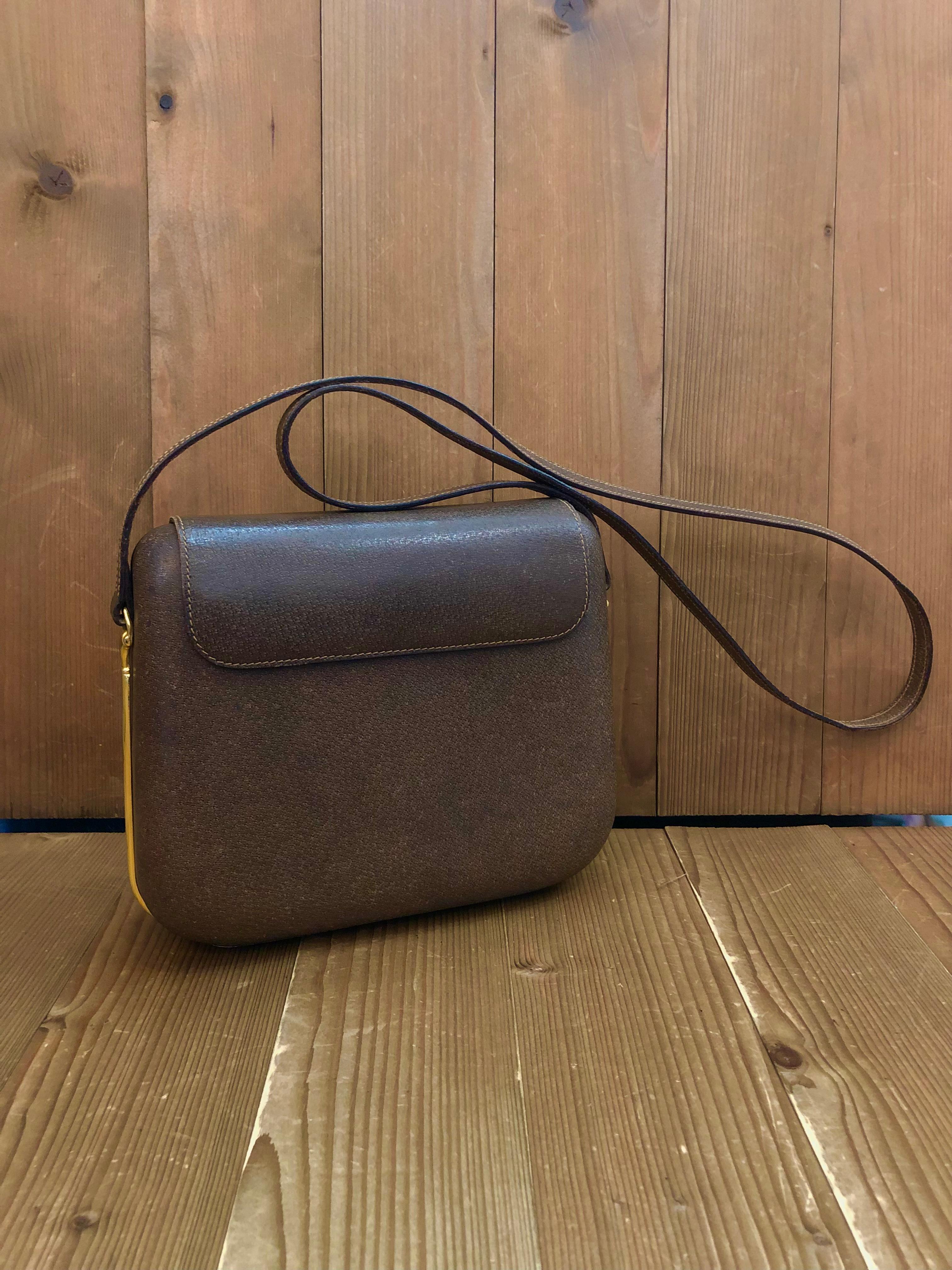 Women's or Men's 1970s Vintage GUCCI Hard Shell Leather Crossbody Bag Brown For Sale