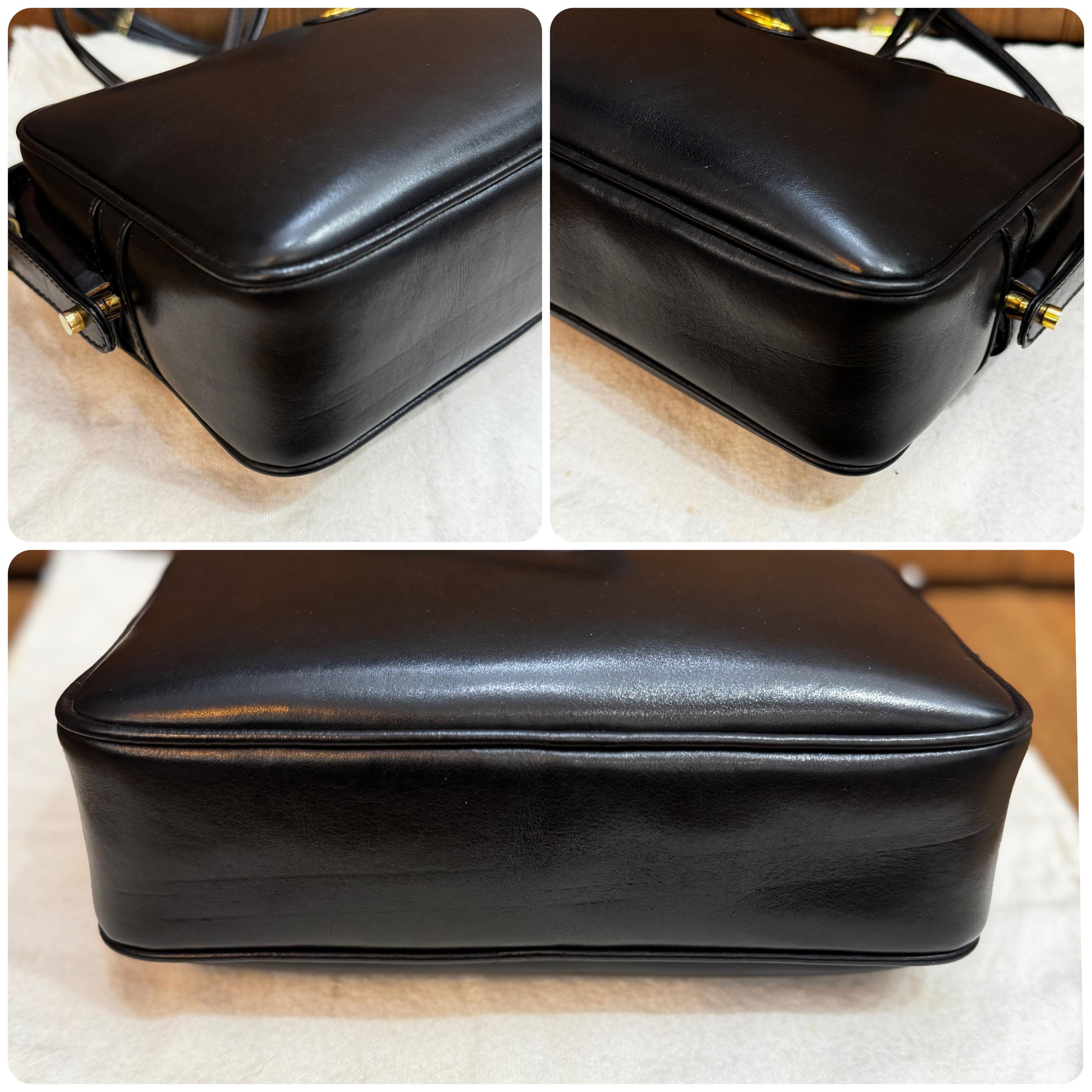 1970s Vintage GUCCI Leather Shoulder Bag Kiss-Lock Black For Sale 2