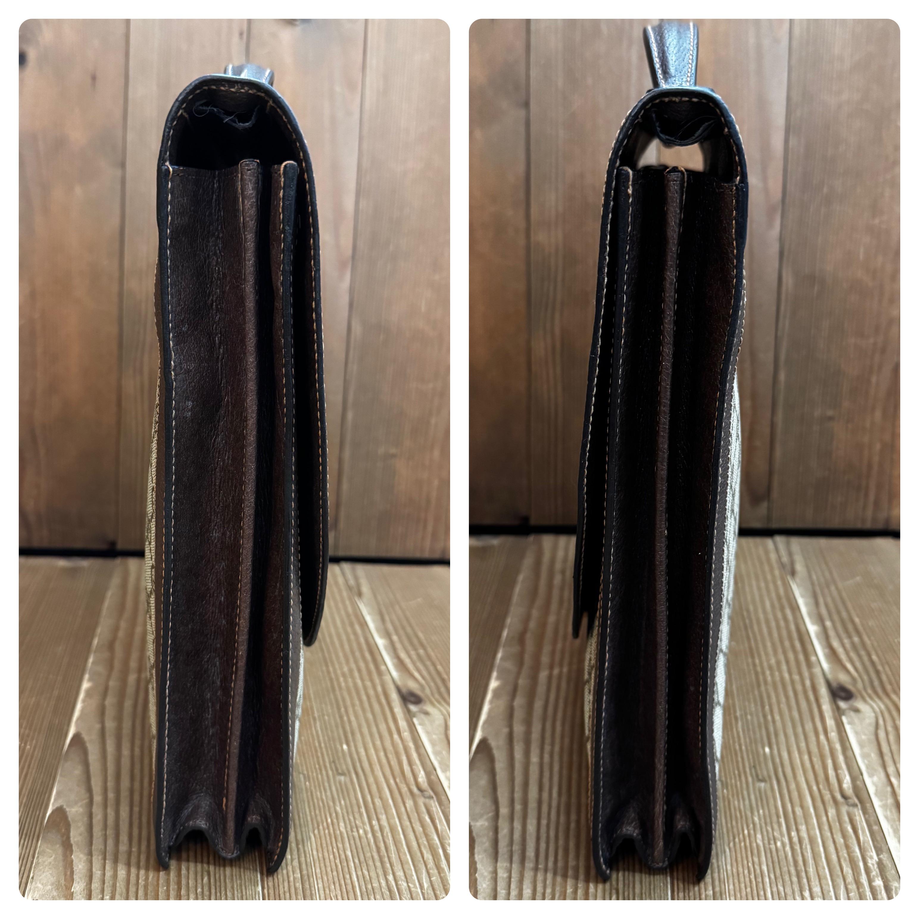 1970s Vintage GUCCI Monograma Lienzo Dos Vías Bolso Bandolera Marrón en venta 4