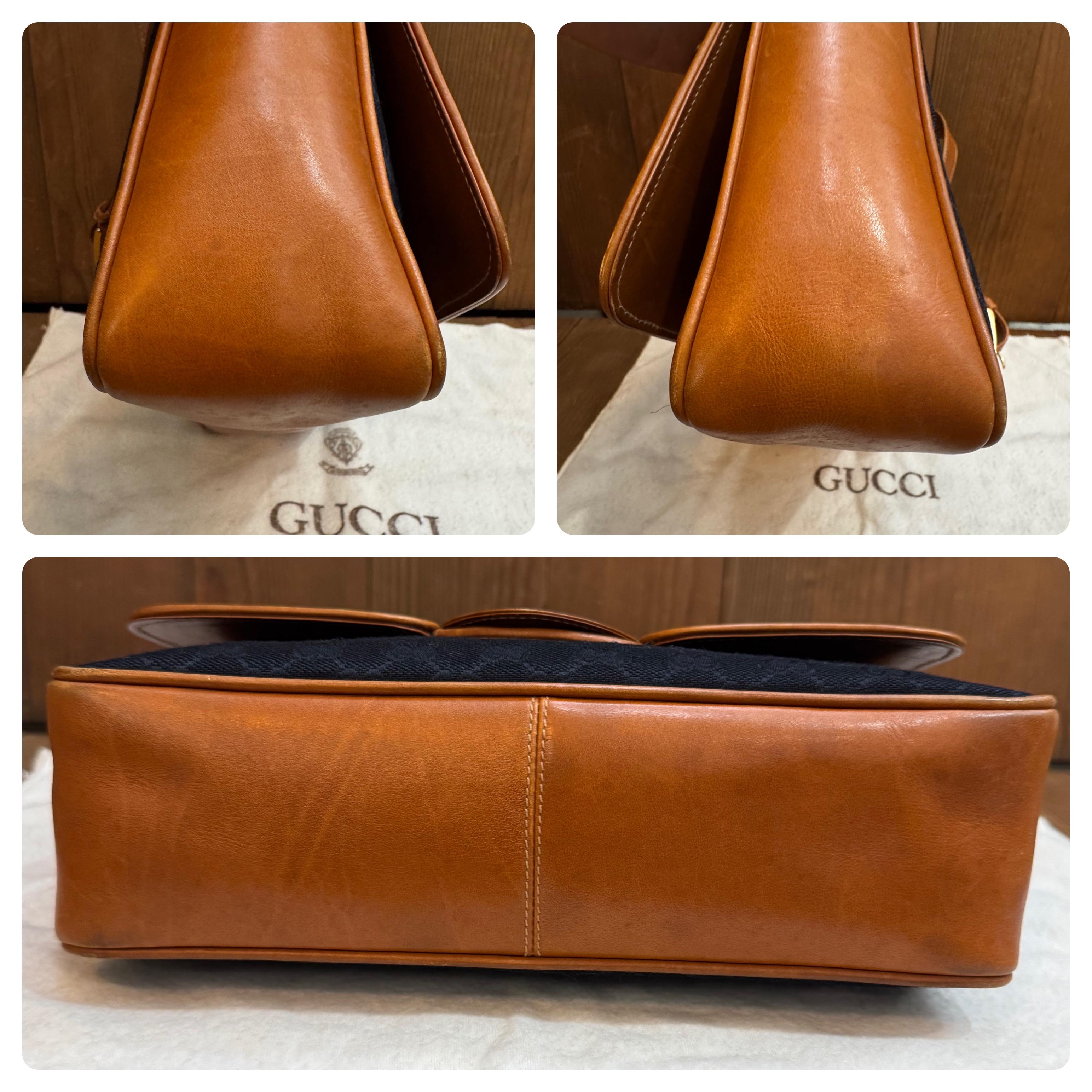 1970s Vintage GUCCI Monograma GG Jacquard Horsebit Bolso de hombro Negro en venta 4