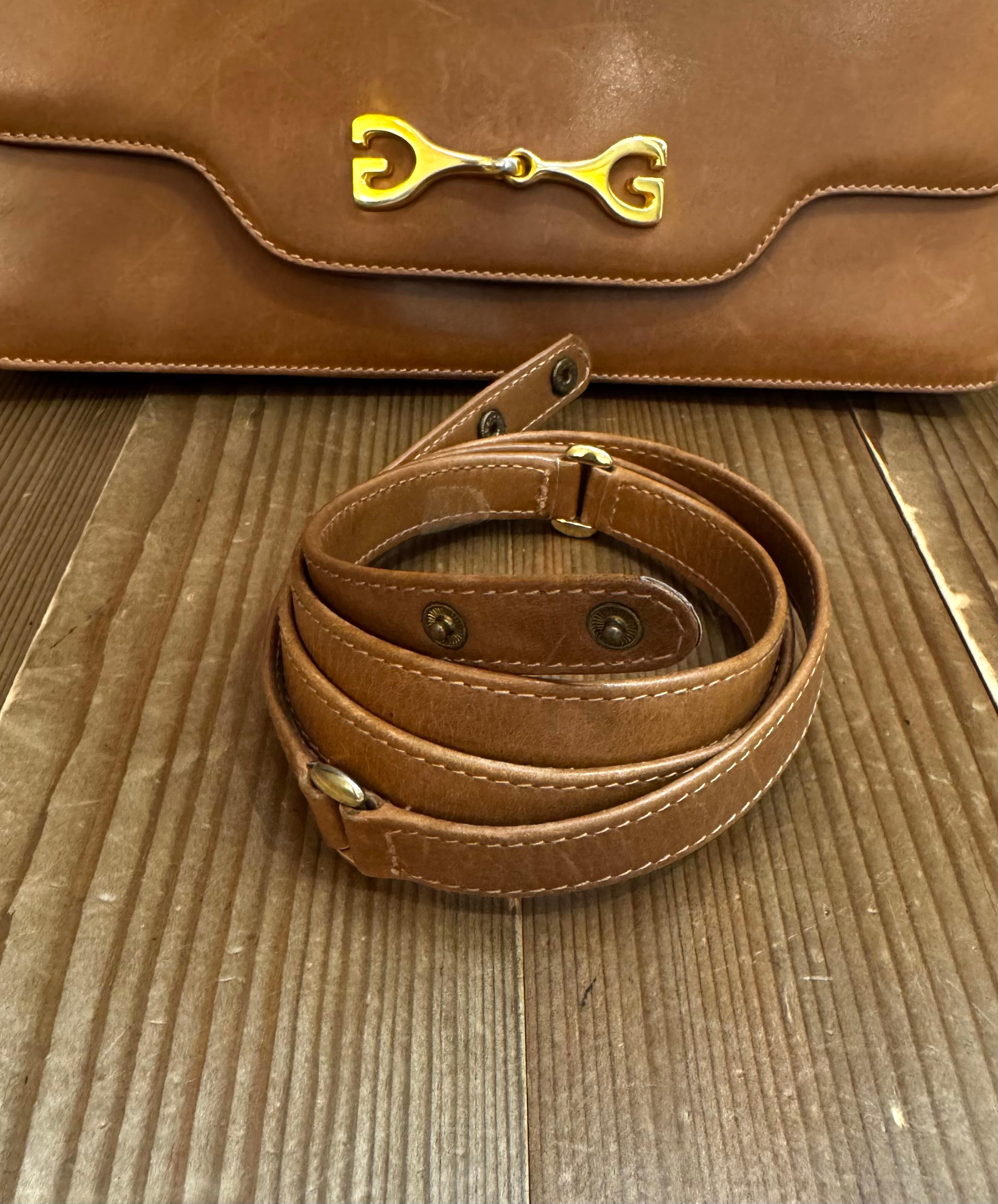 1970s Vintage GUCCI Two-Way Leather Shoulder Bag Cowhide Brown For Sale 2