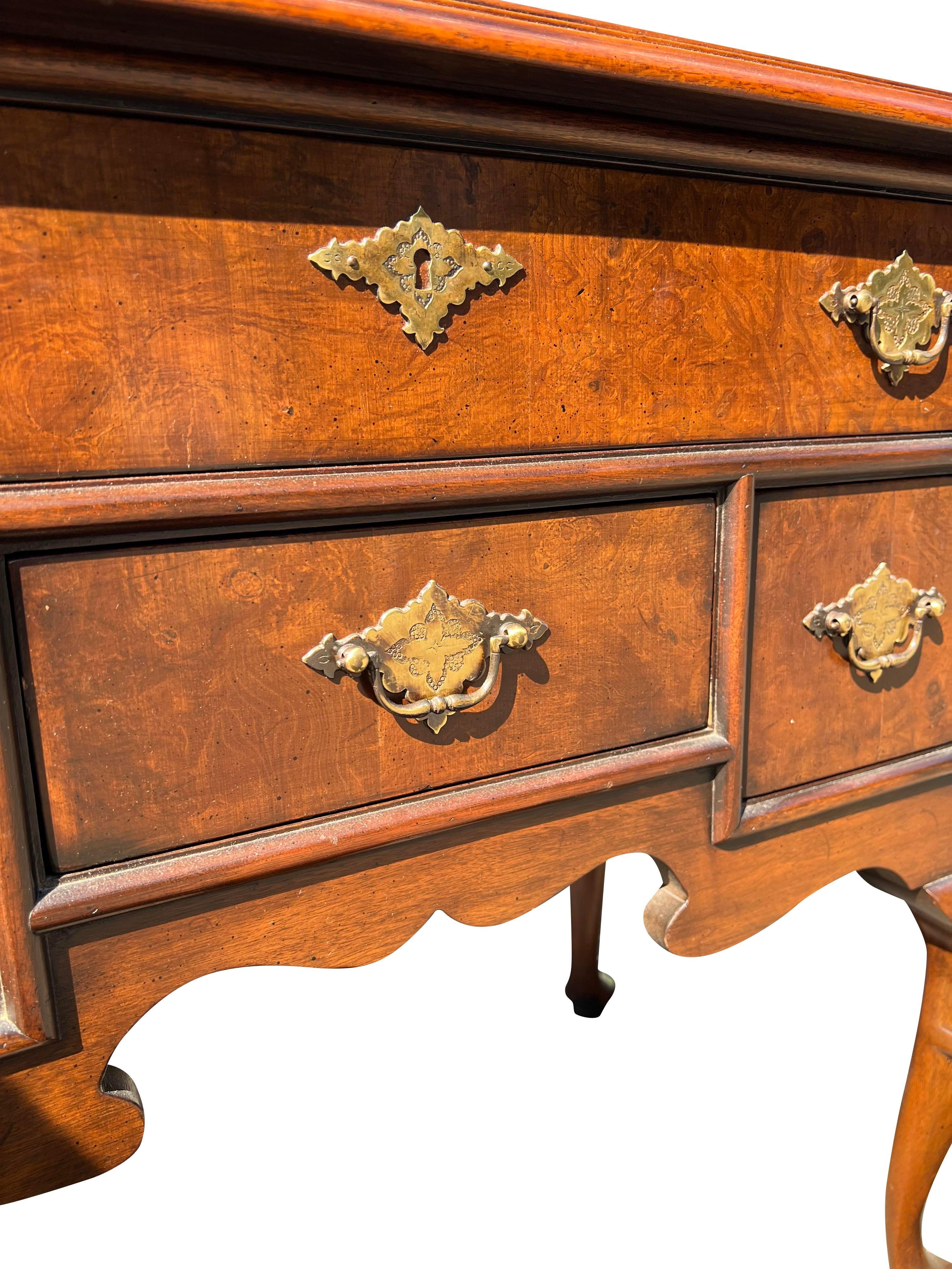 American 1970s Vintage Hekman Small Dresser or Accent Table With Drawers