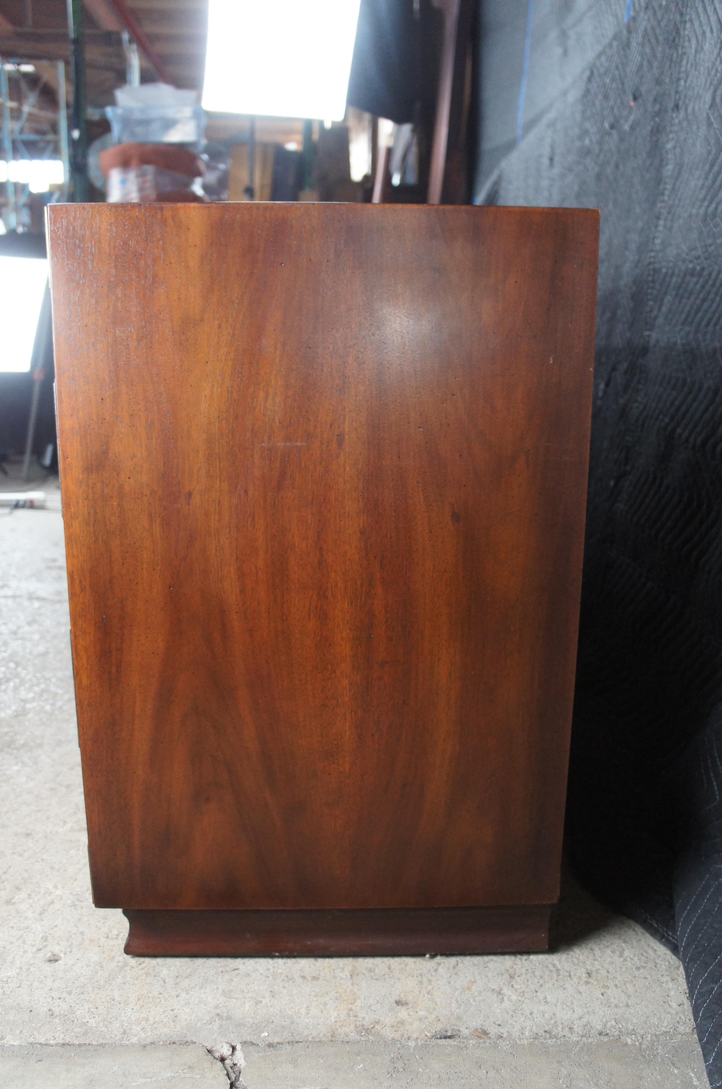 1970s Vintage Henredon Campaign Tansu Style Chinoisere Mahogany Double Dresser For Sale 3