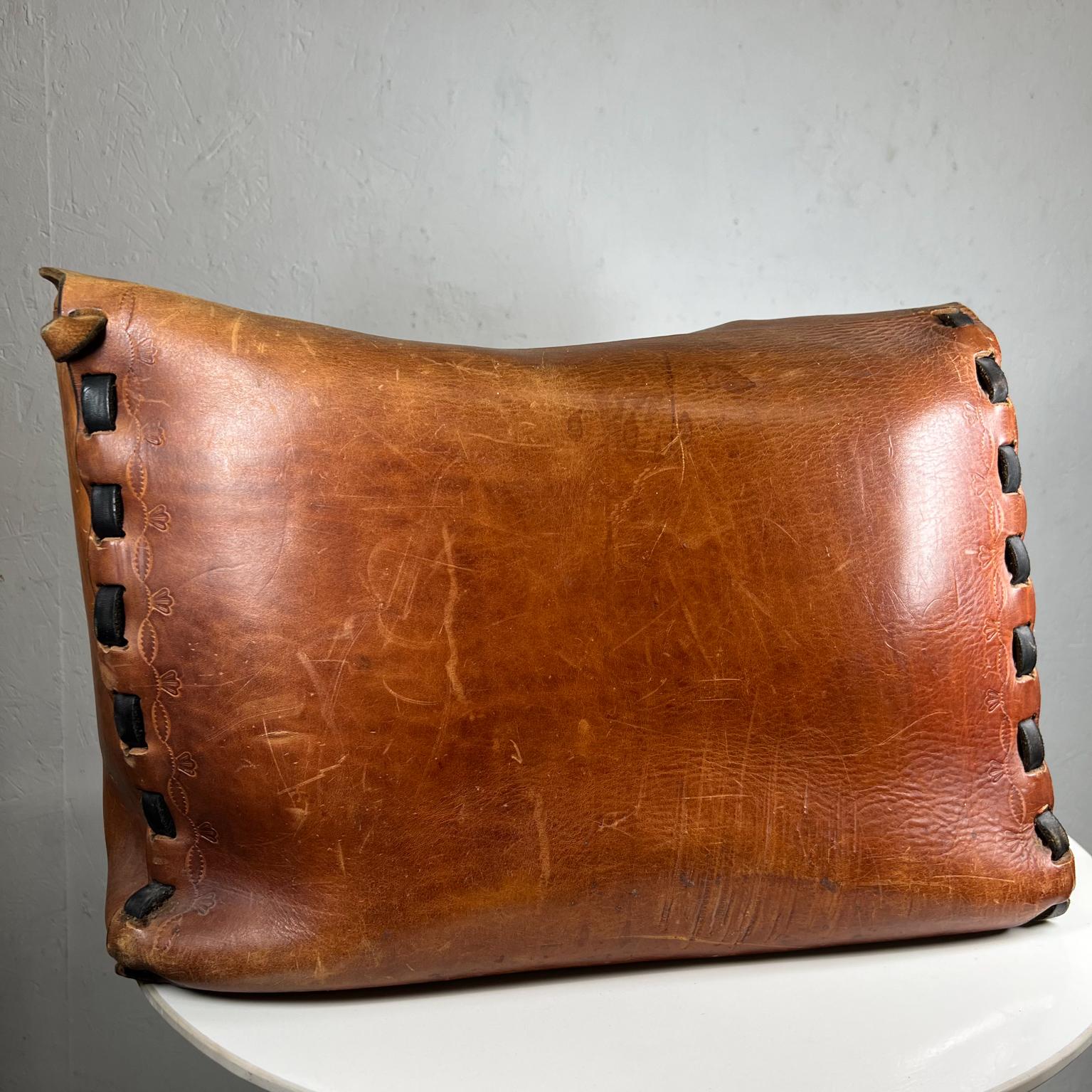 1970s Vintage Hipster Leather Satchel Saddle Bag  For Sale 2