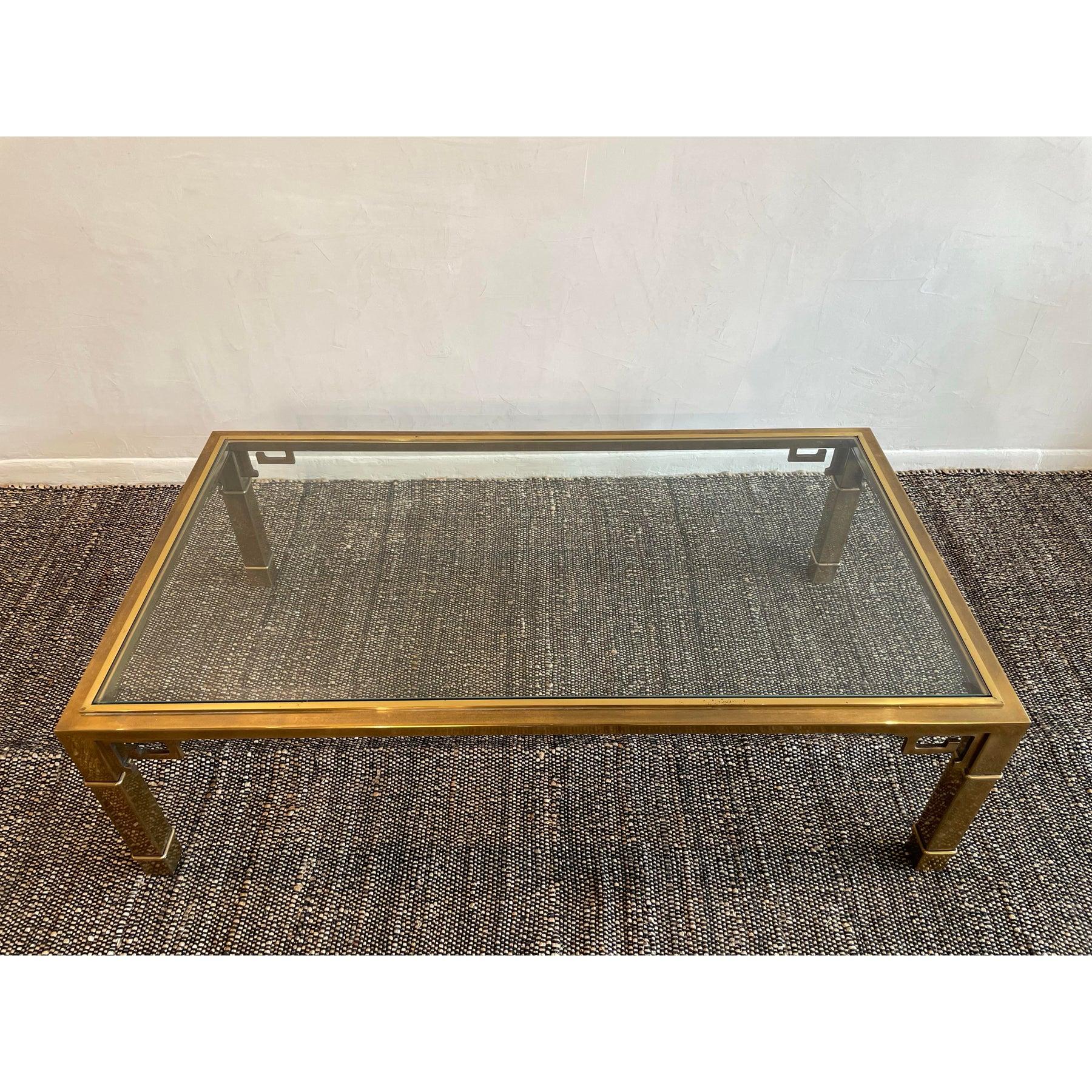1970 Vintage à la manière de Mastercraft Greek Key Table basse en laiton et verre en vente 5