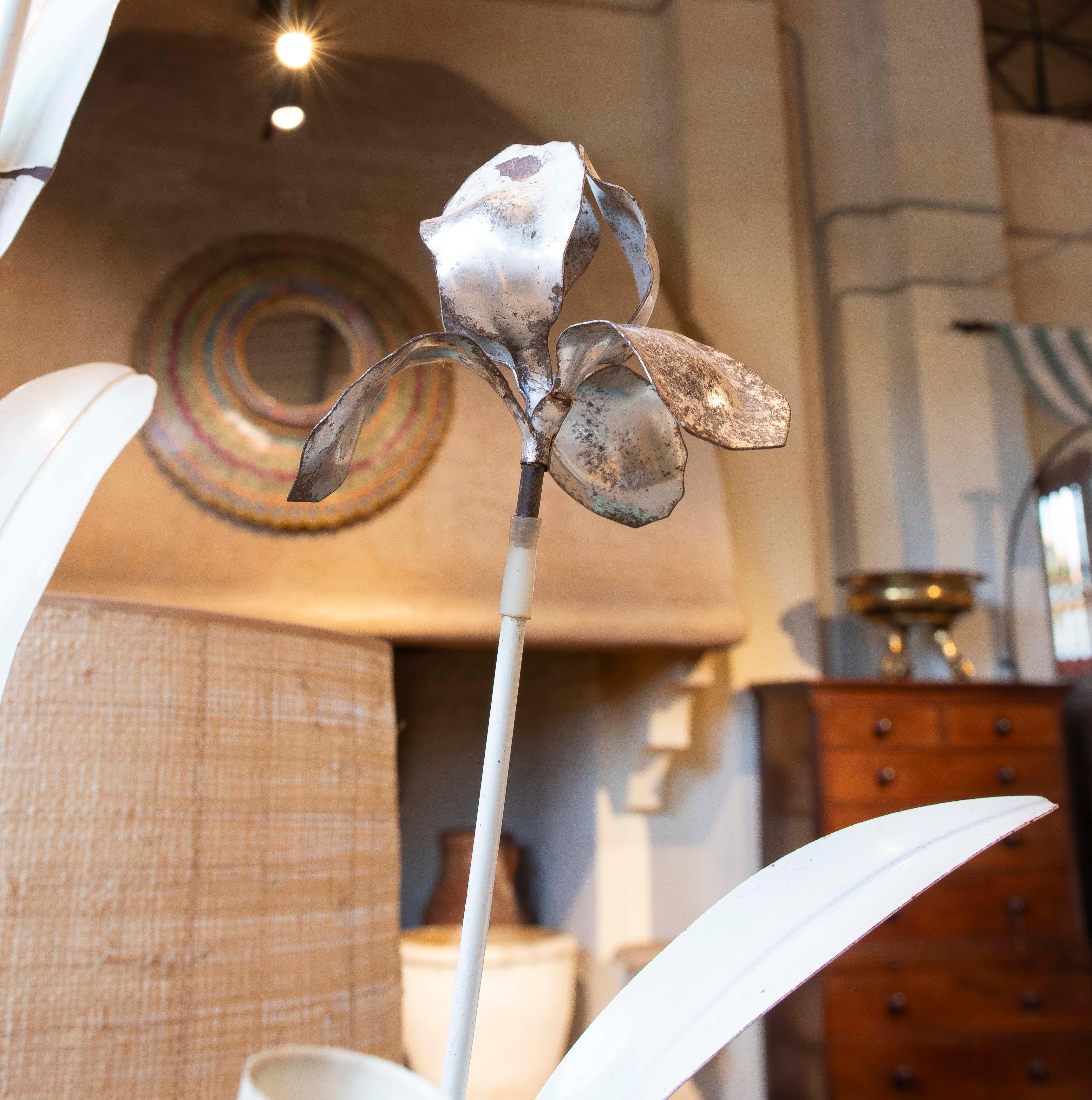 The 1970s Vintage Eisen Tischlampe in der Form eines Blumenstraußes im Angebot 5