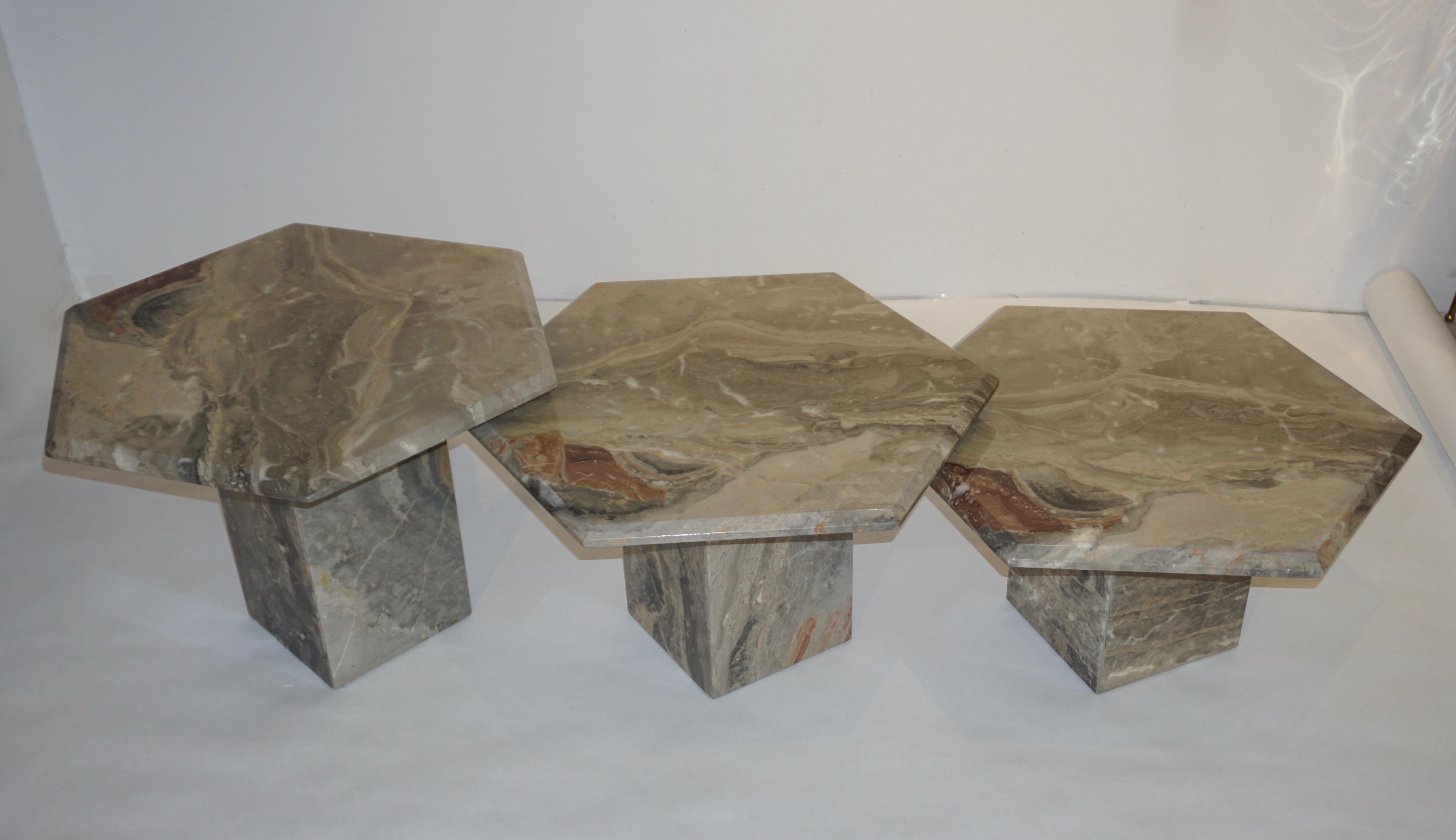 Vintage Italian 3 Geometric White Grey and Red Vein Marble Nesting Tables 1970s  3