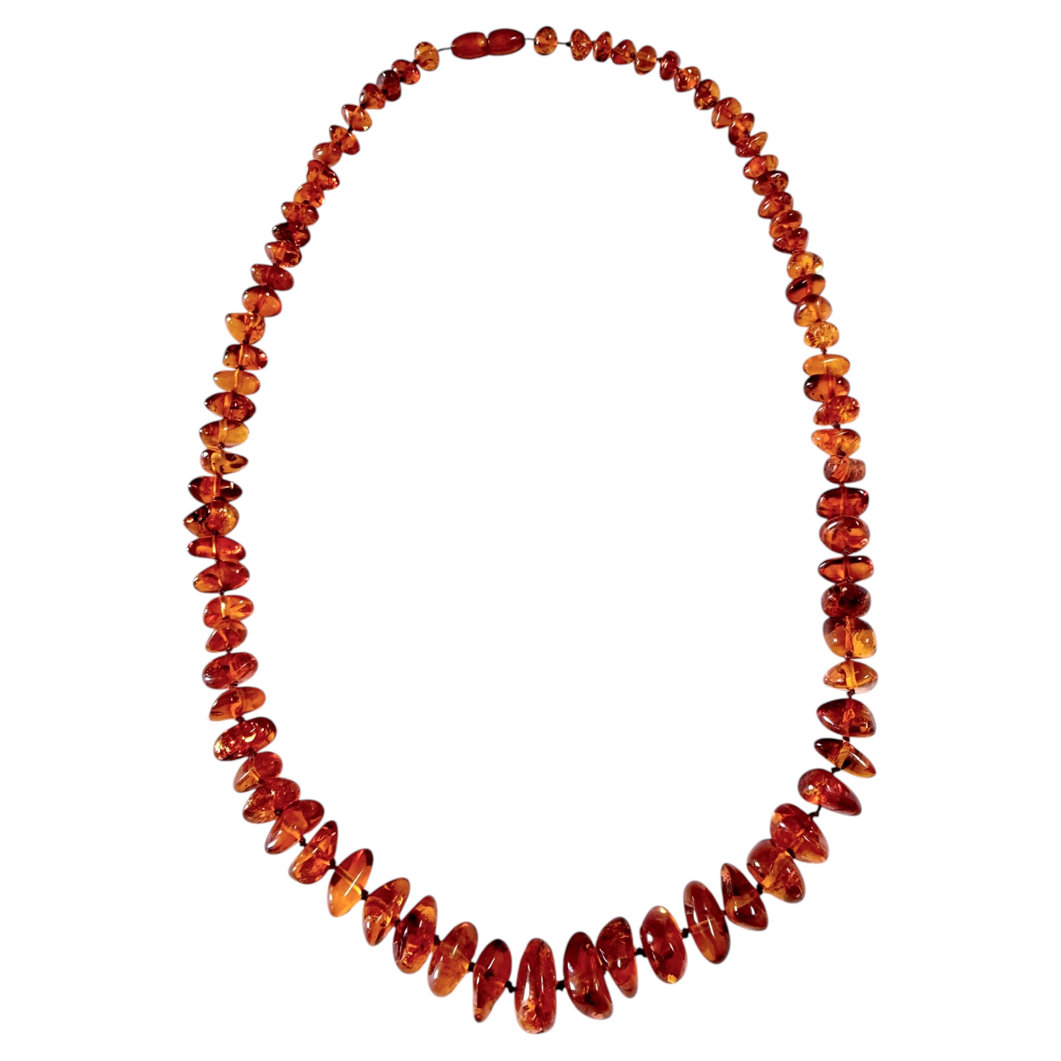 Collana di perle graduate in ambra baltica vintage degli anni '70 - 60 g