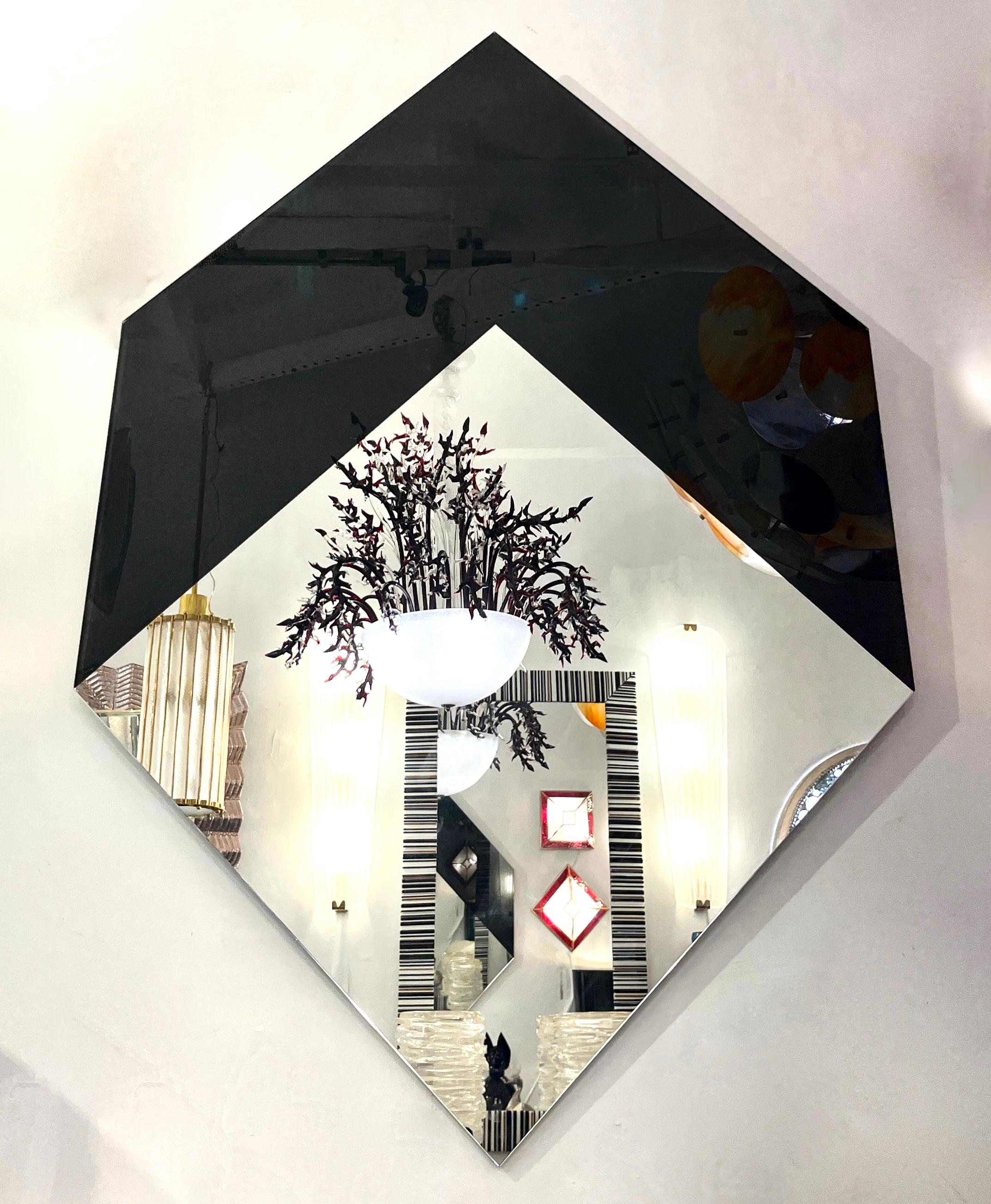 Mid-Century moderno Vintage By, specchio geometrico italiano a forma di diamante, nero e a specchio Kite in vendita